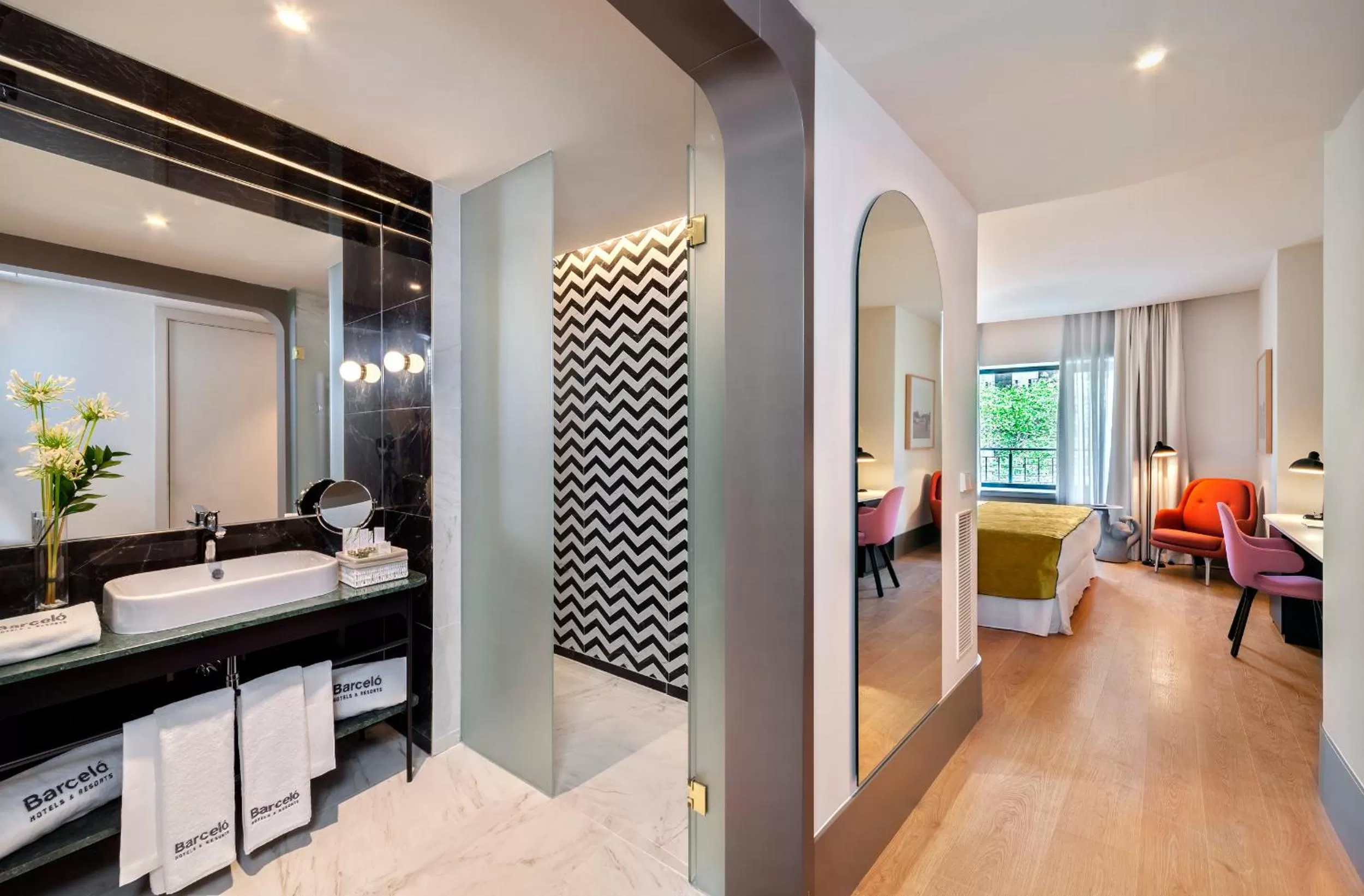 Bathroom, Bed in Barceló Torre de Madrid