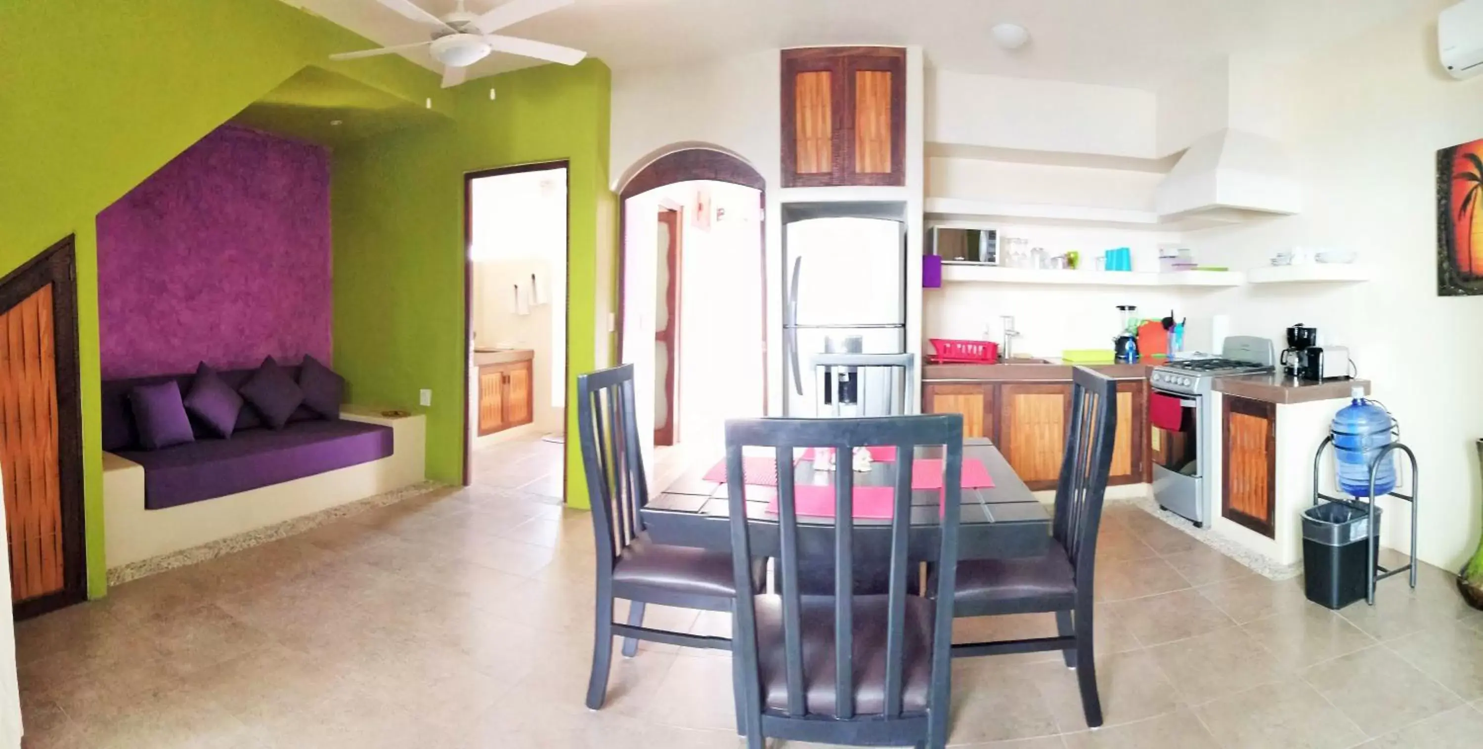 Kitchen or kitchenette, Dining Area in Ceiba Studios