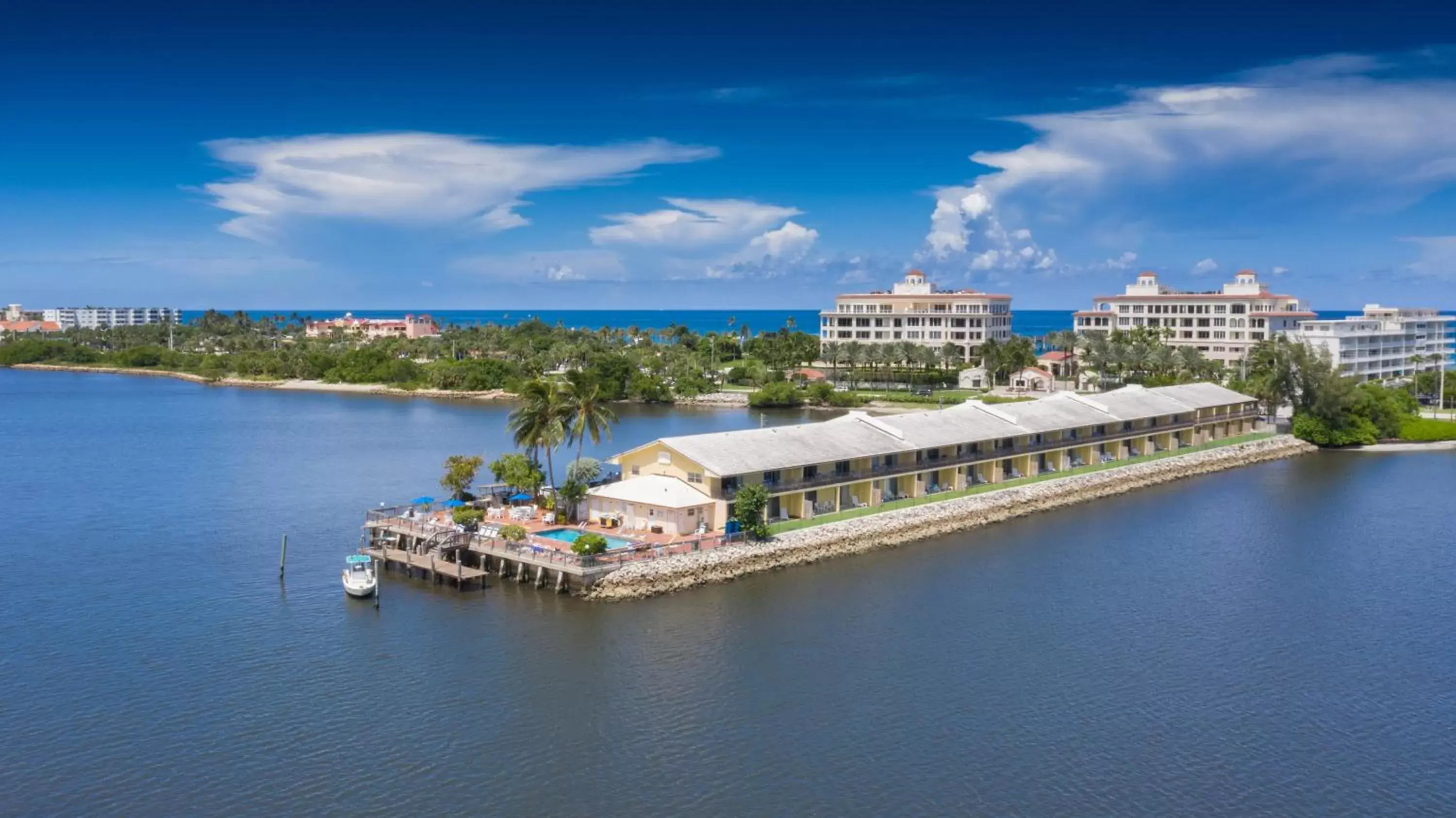 Neighbourhood, Bird's-eye View in Palm Beach Waterfront Condos - Full Kitchens!