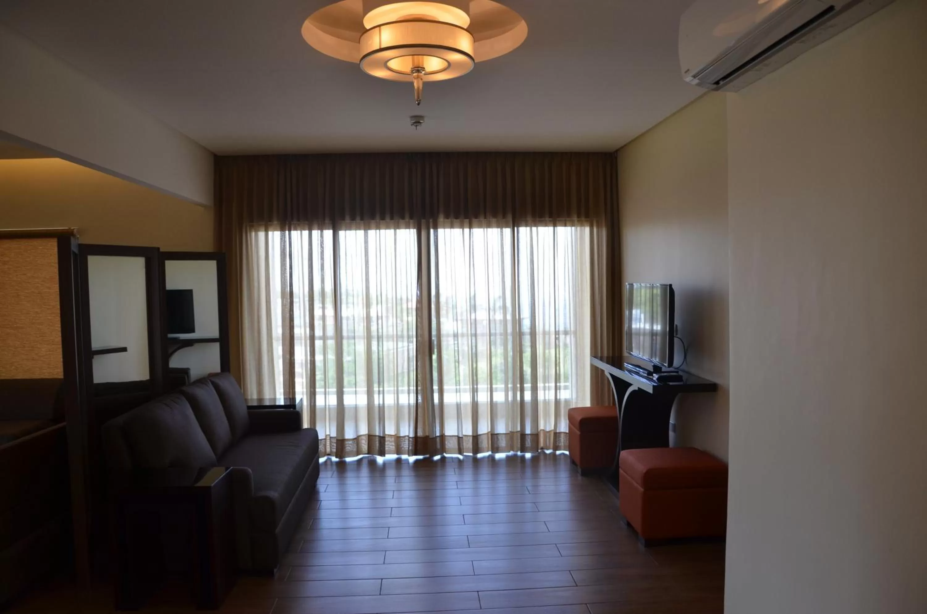 Bedroom in Hotel Monticello Tagaytay