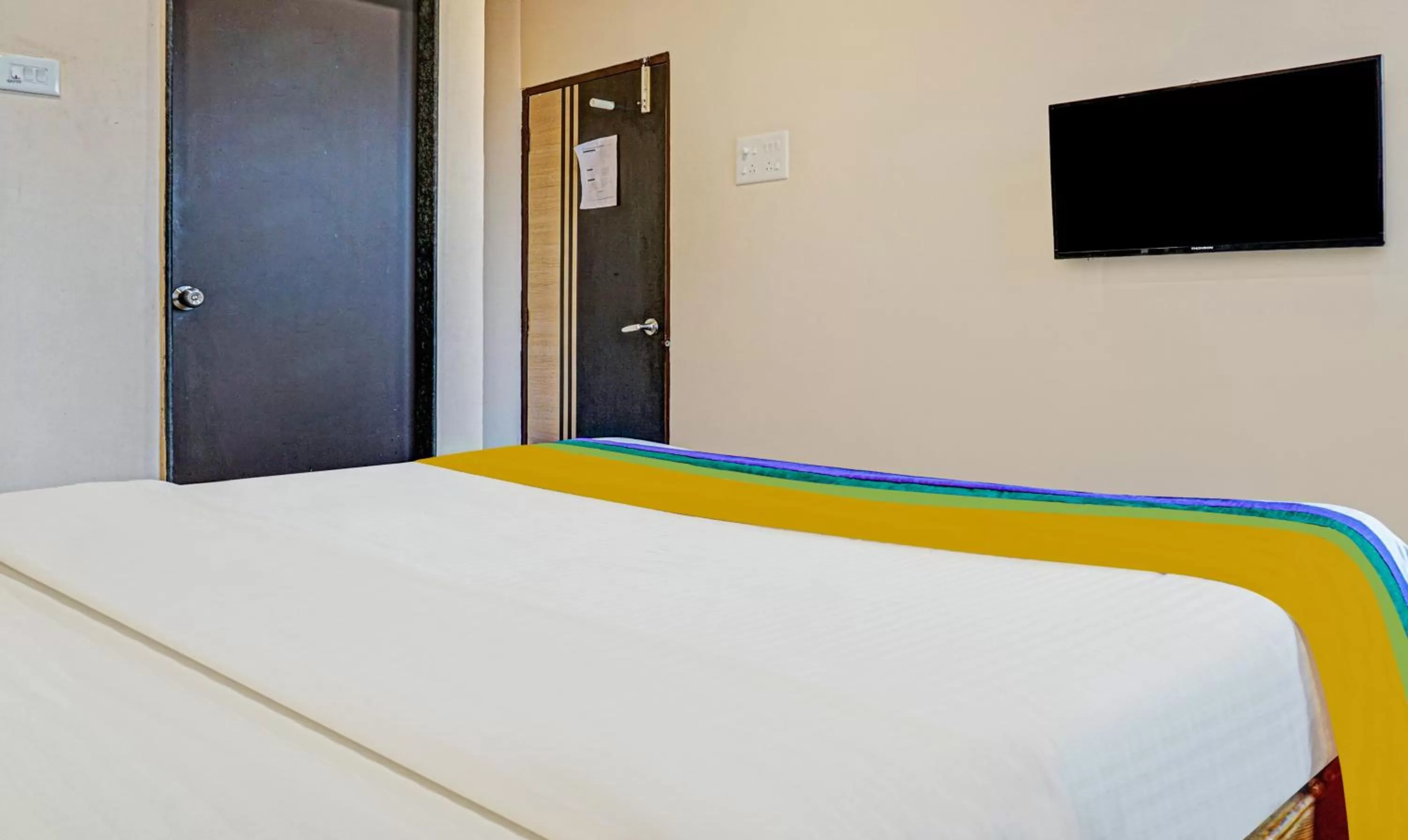 Bedroom, Bed in Itsy By Treebo - Punest