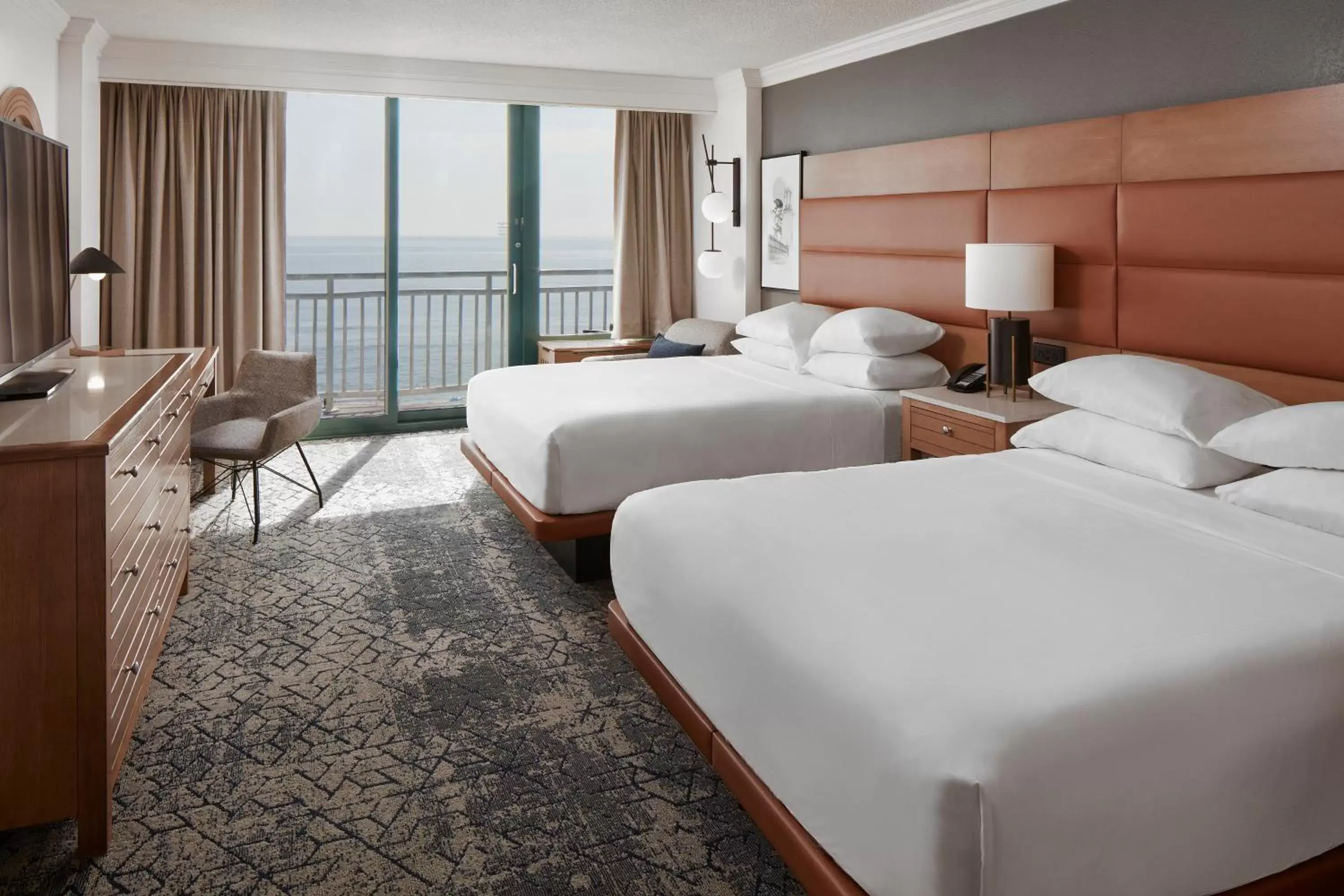 Bedroom, Bed in Sheraton Oceanfront Hotel