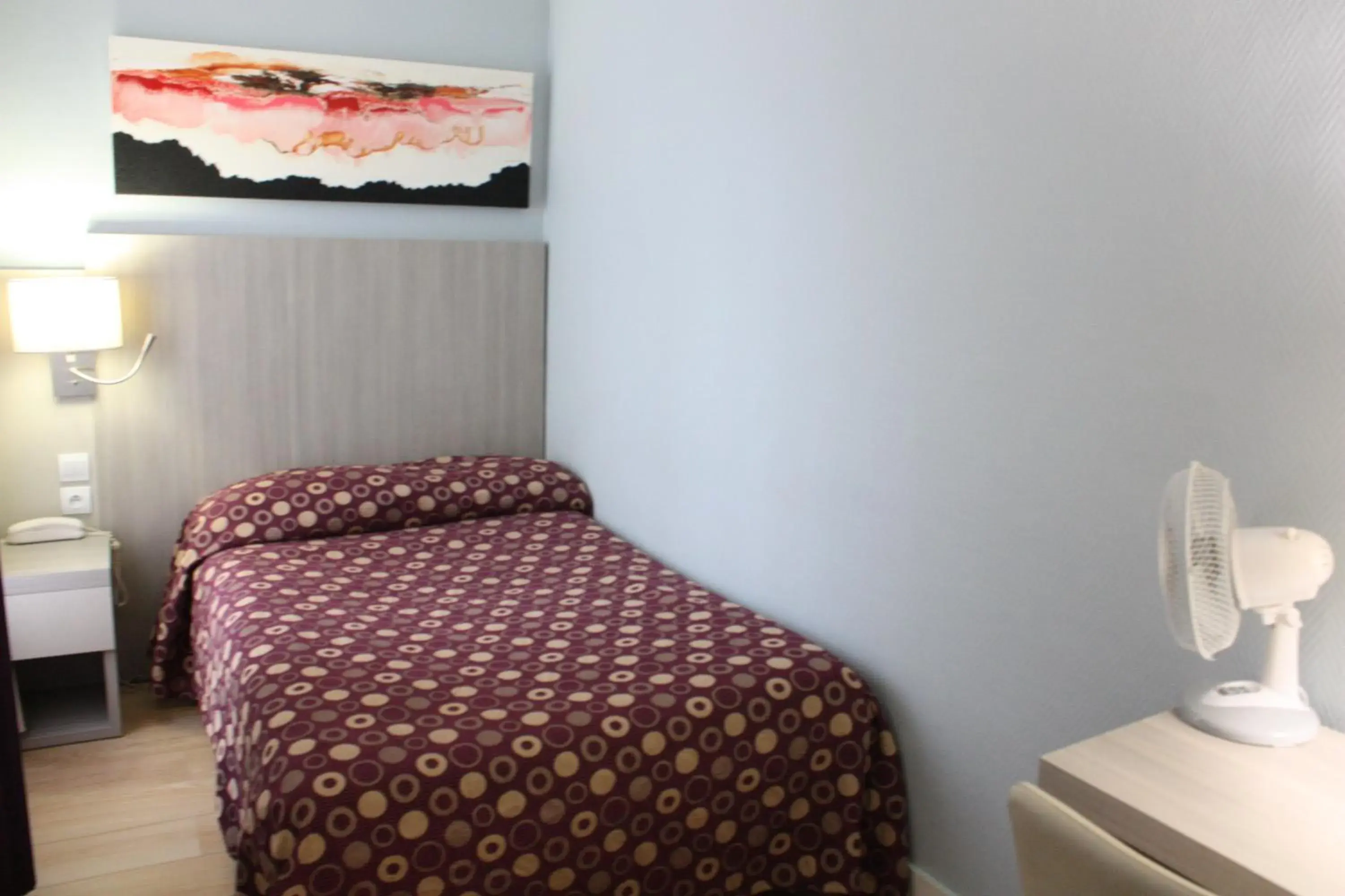 Single Room in Hotel Excelsior Single Room in Hotel Excelsior