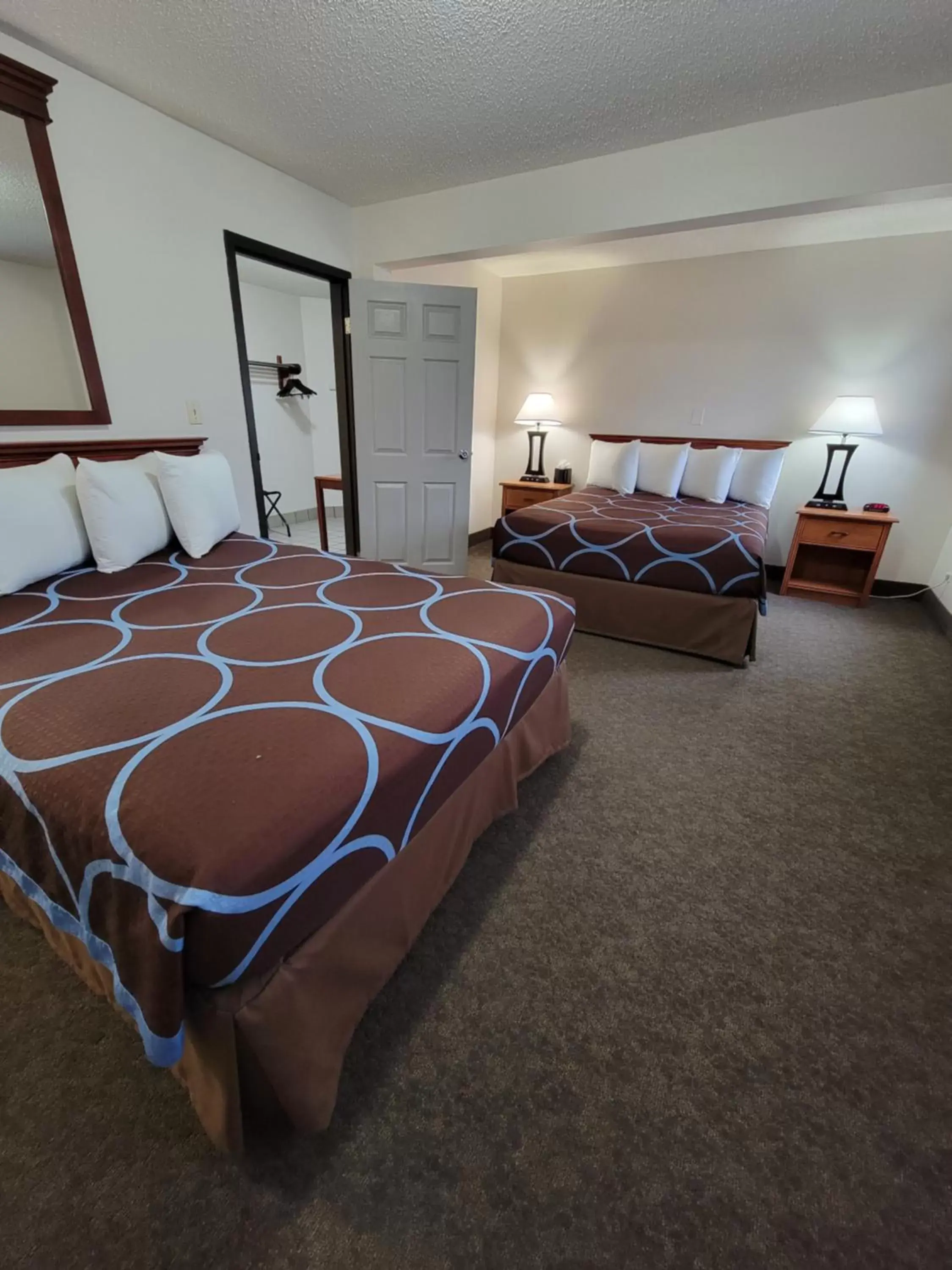 Bedroom, Bed in SureStay Plus Hotel by Best Western Grand Island