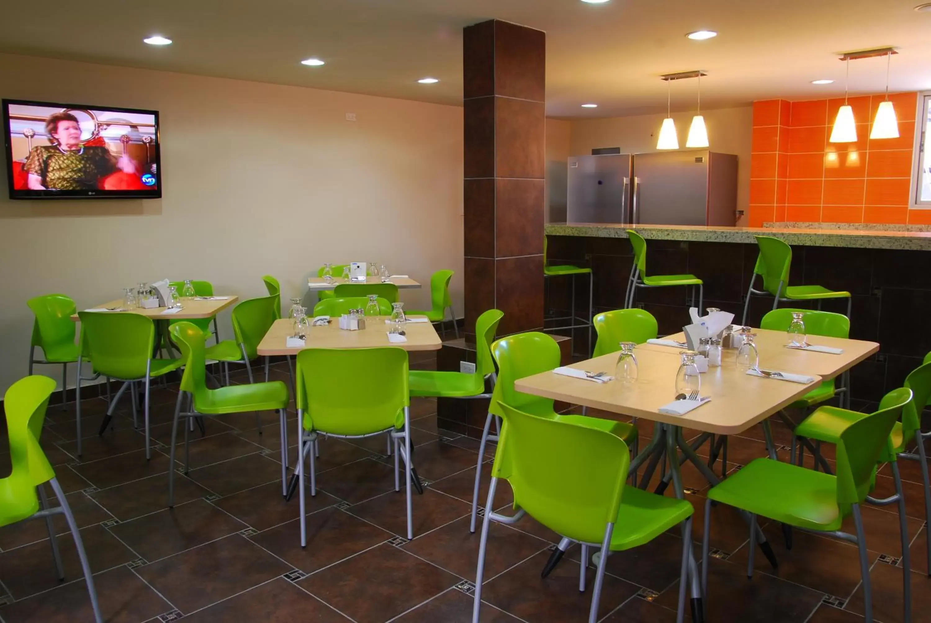 Restaurant/Places to Eat in Metro Hotel Panama
