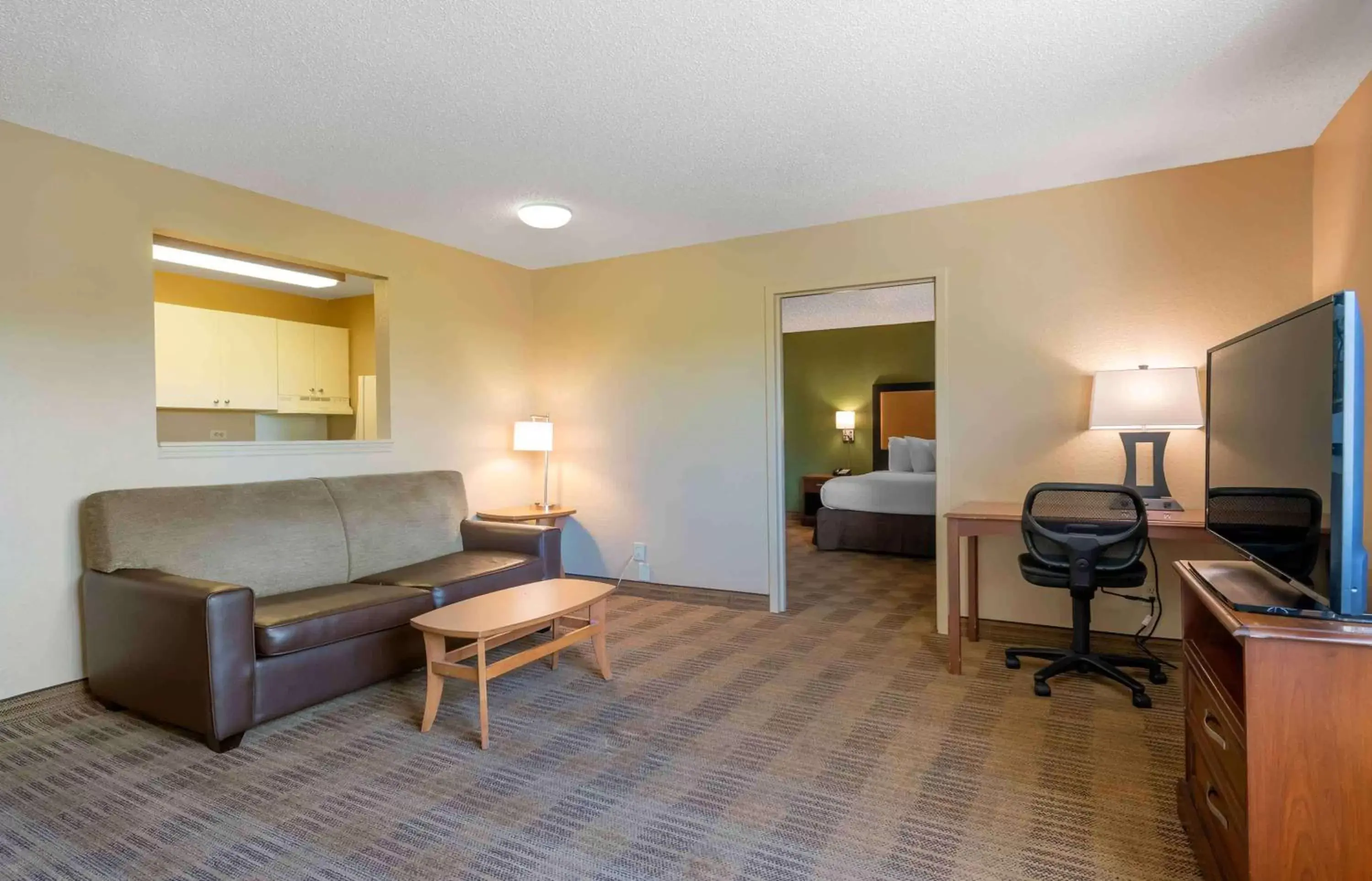 Bedroom, Seating Area in Extended Stay America Suites - West Palm Beach - Northpoint Corporate Park