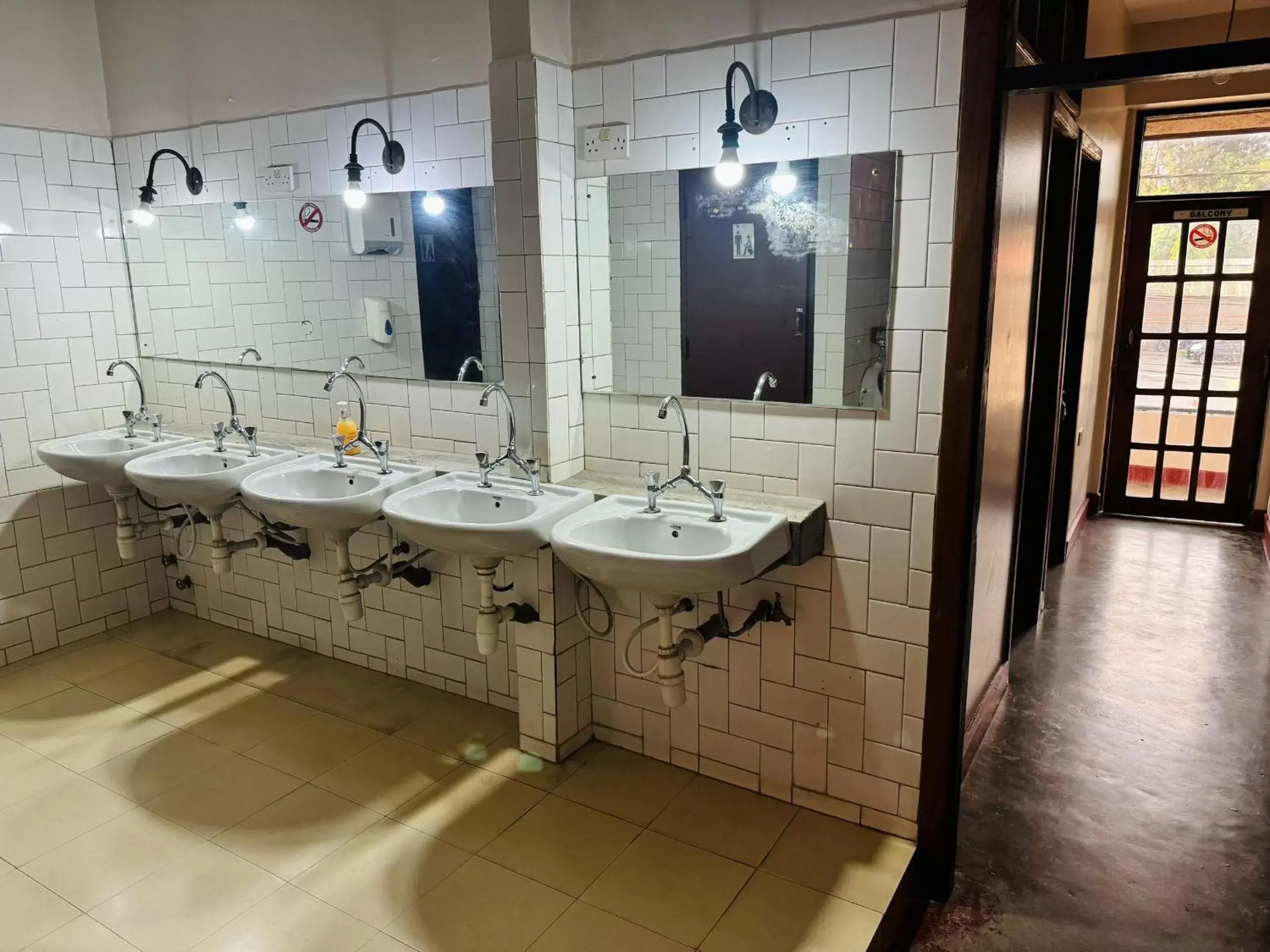 Shower, Bathroom in Arusha Backpackers Hotel