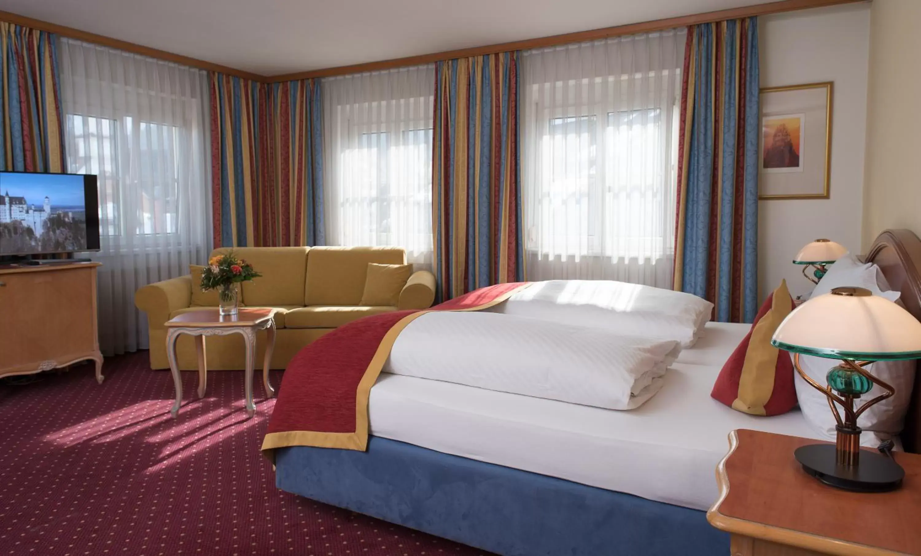 Photo of the whole room, Bed in Luitpoldpark-Hotel