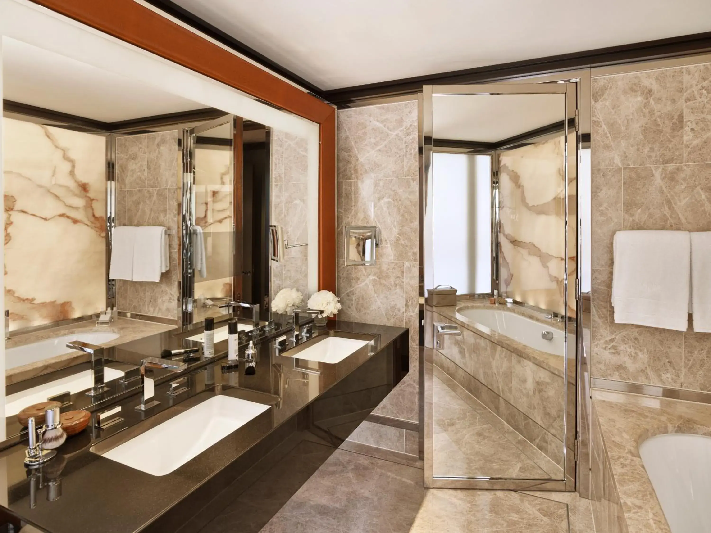 Shower, Bathroom in 45 Park Lane - Dorchester Collection