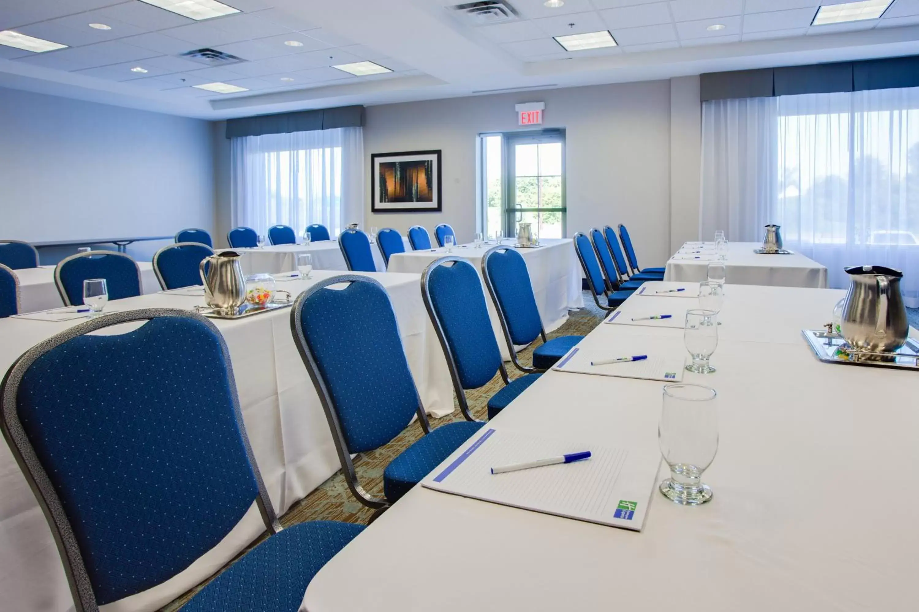 Meeting/conference room in Holiday Inn Express & Suites Ottawa East-Orleans, an IHG Hotel
