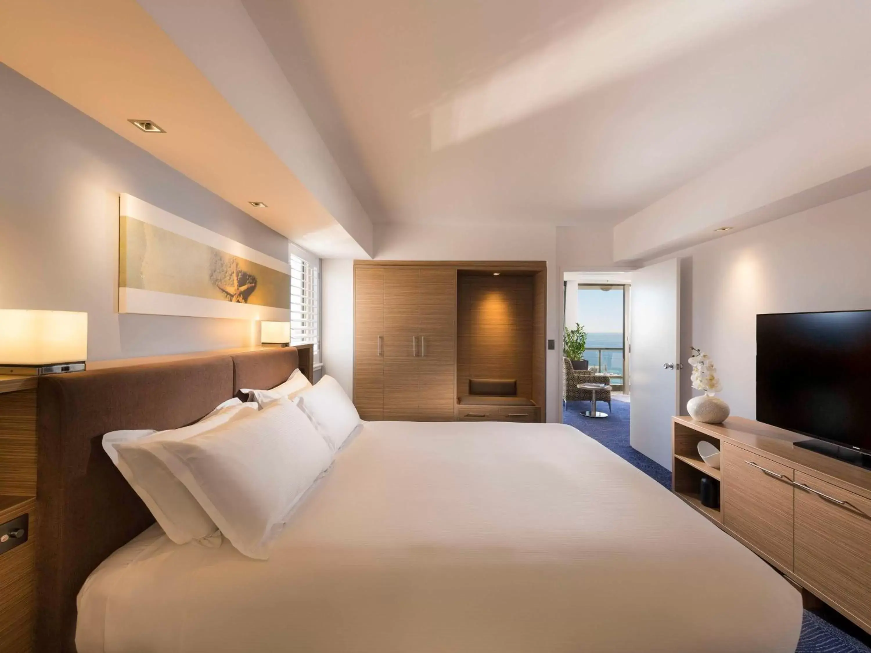 Bedroom, Bed in Sofitel Gold Coast Broadbeach