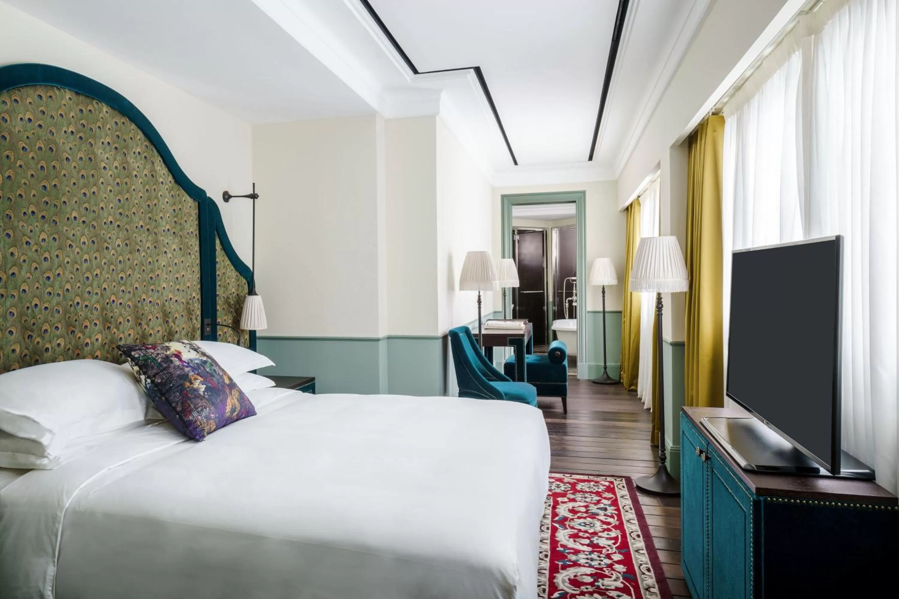 Bathroom, Bed in Maxwell Reserve Singapore, Autograph Collection