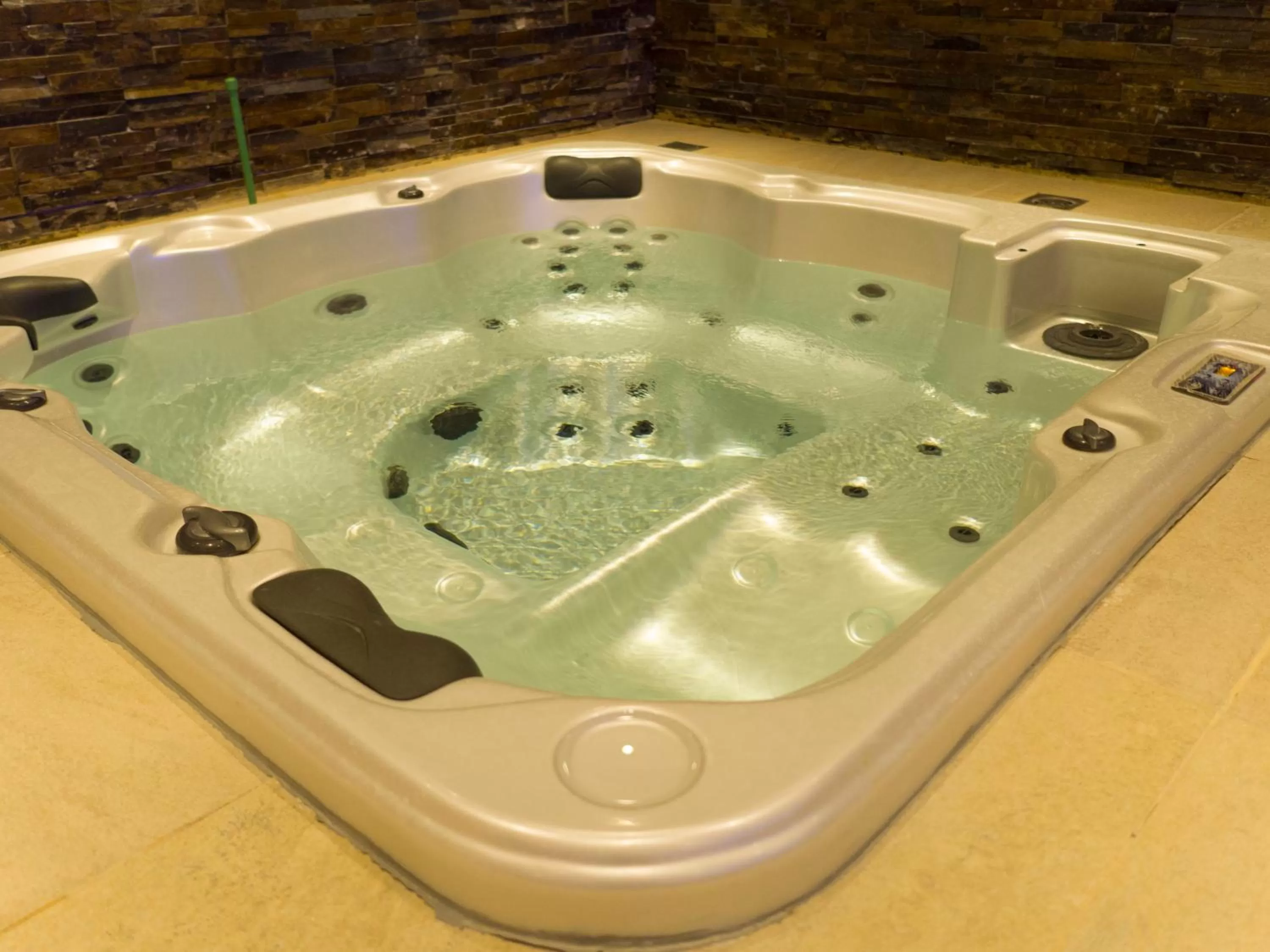 Massage in Best Western Plus Fursan