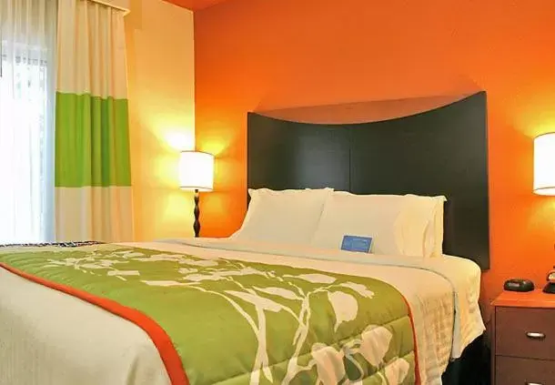 Bed in Fairfield Inn Suites Brunswick