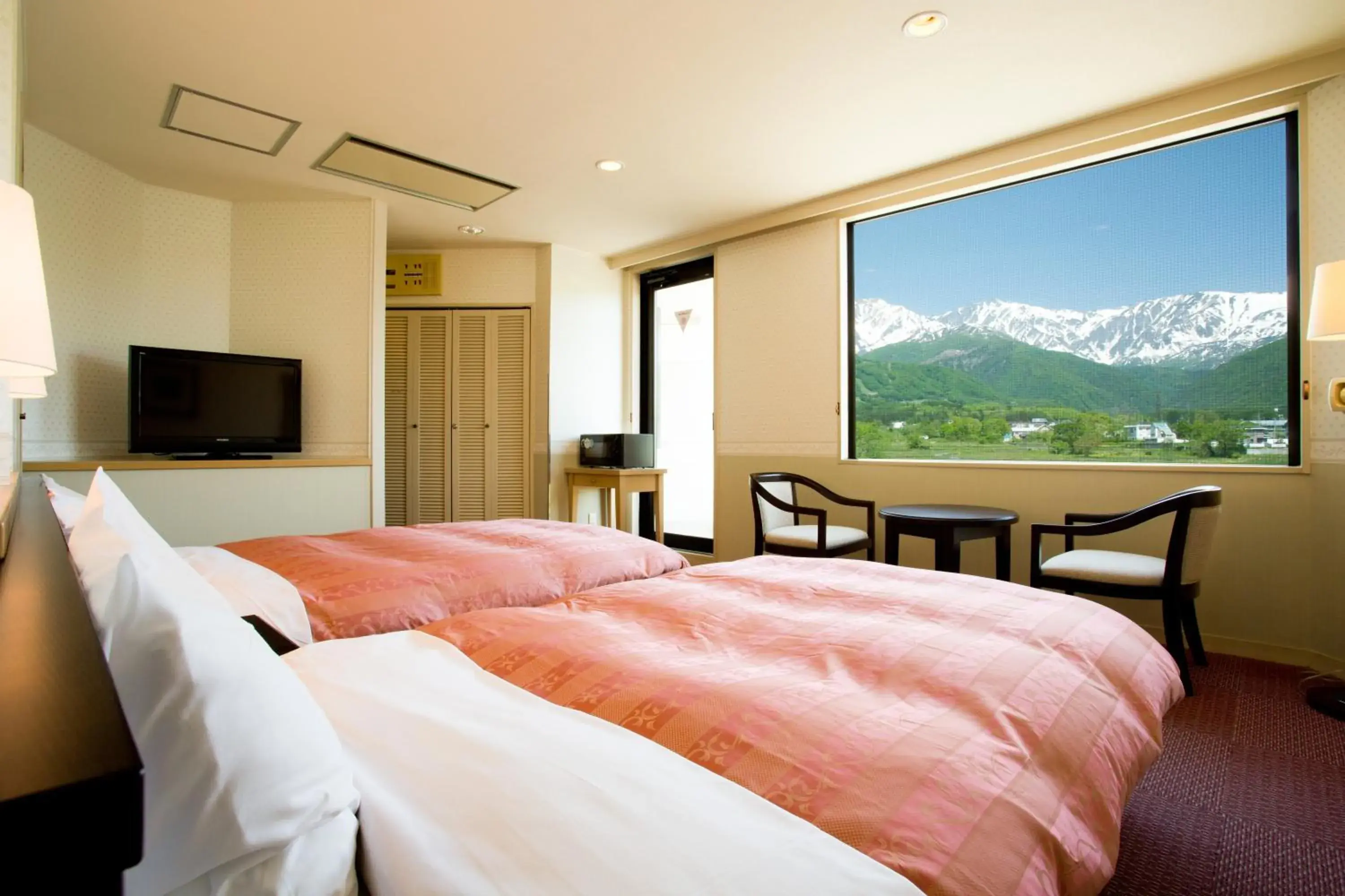 Photo of the whole room, Mountain View in Hotel Hakuba