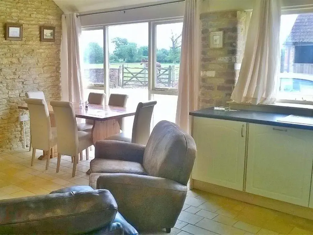 Living room, Seating Area in Battens Farm Cottages B&B