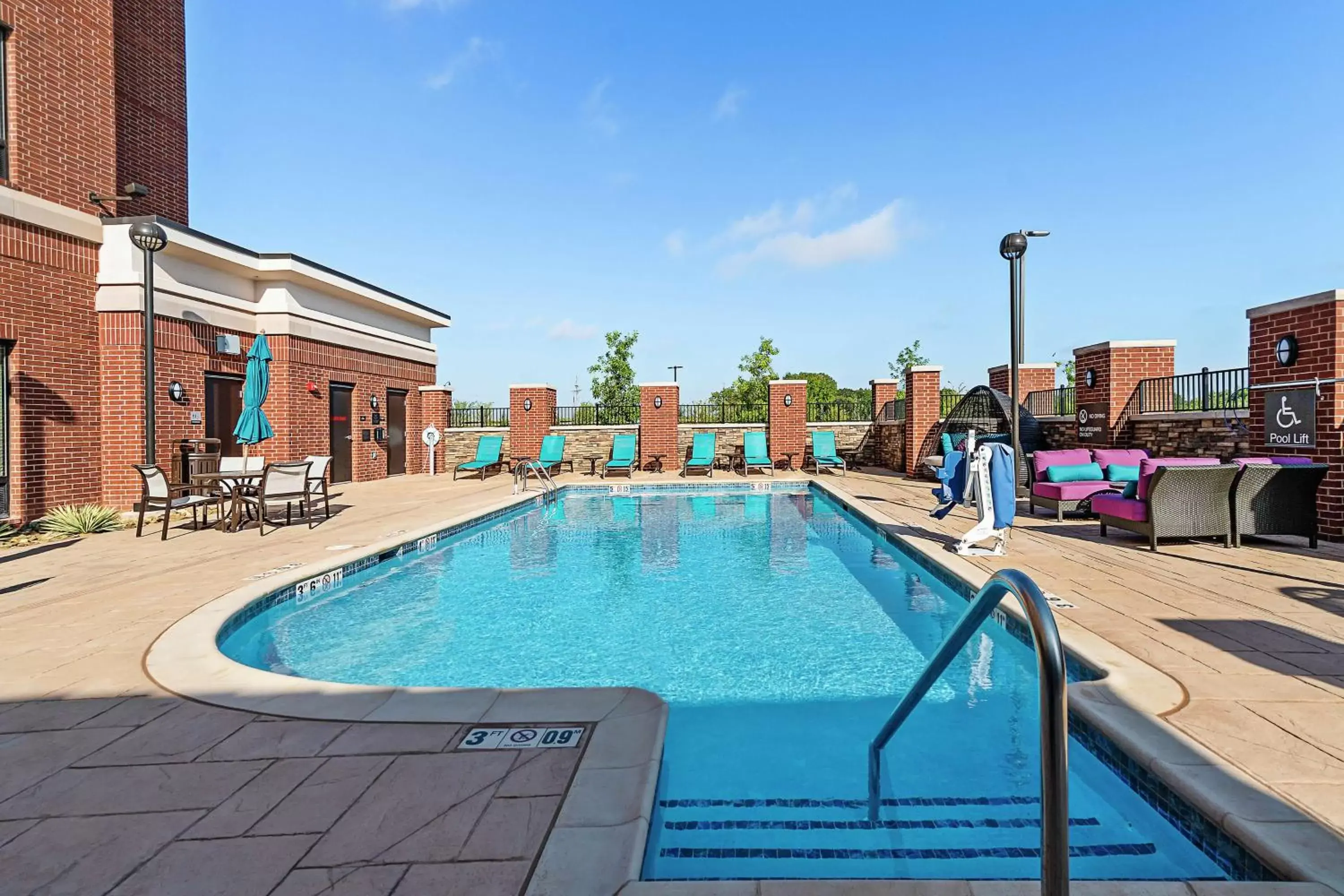 Pool view, Swimming Pool in Hilton Garden Inn Edmond/Oklahoma City North