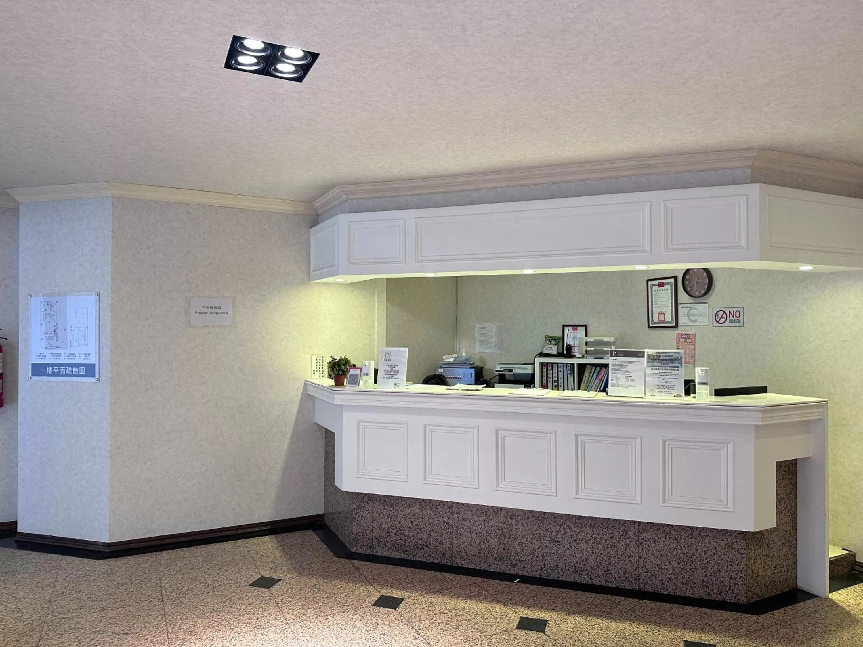 Property building, Kitchen/Kitchenette in Shanger Hotel