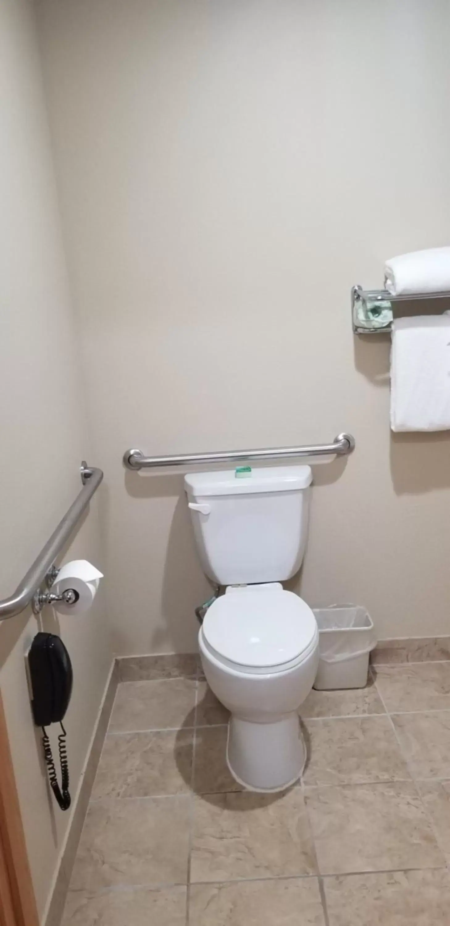 Toilet in Cobblestone Inn & Suites - Lake View Toilet in Cobblestone Inn & Suites - Lake View