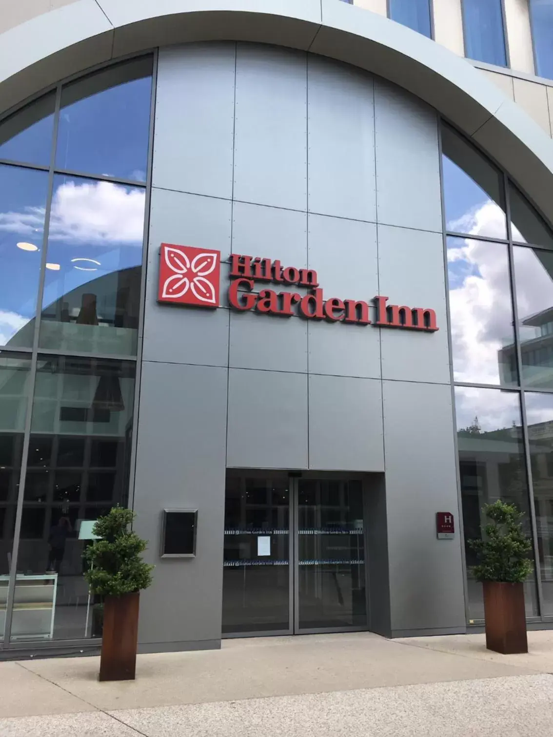 Facade/entrance, Property Building in Hilton Garden Inn Bordeaux Centre