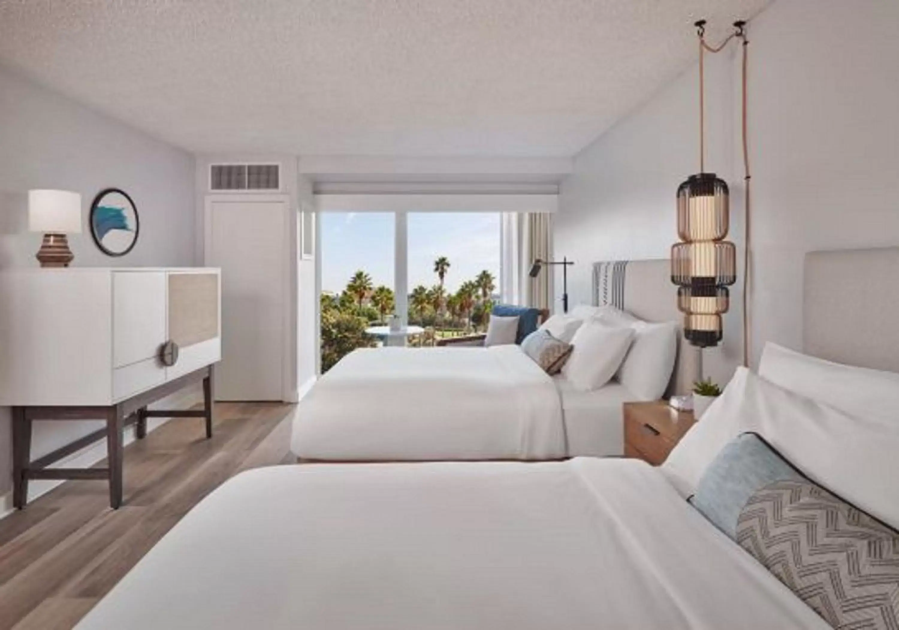 Photo of the whole room, Bed in The Pierside Santa Monica