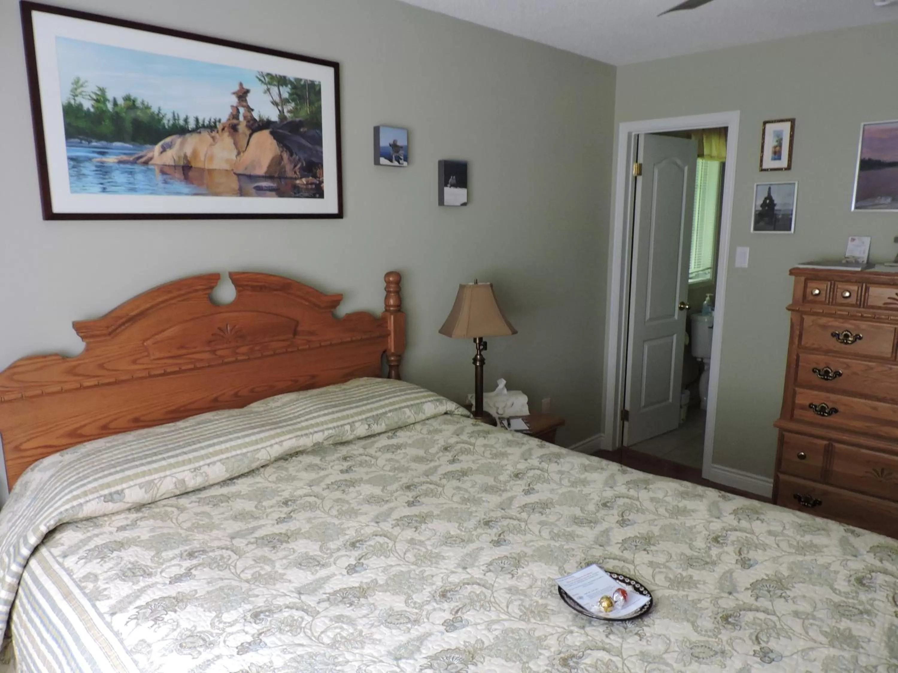 Bed in Tucked Inn the Harbour B&B