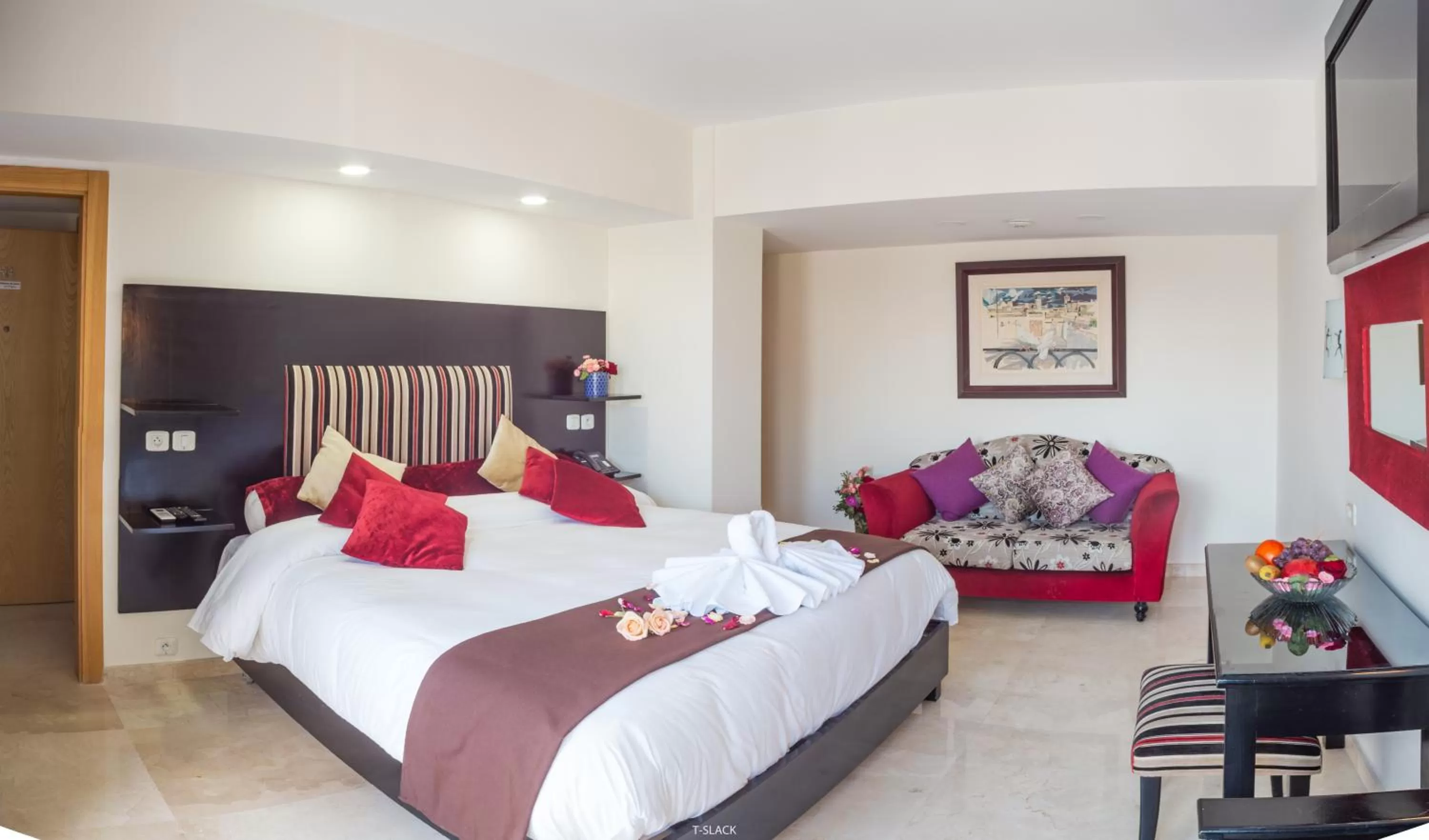 Bedroom, Bed in Hôtel Tanjah Flandria