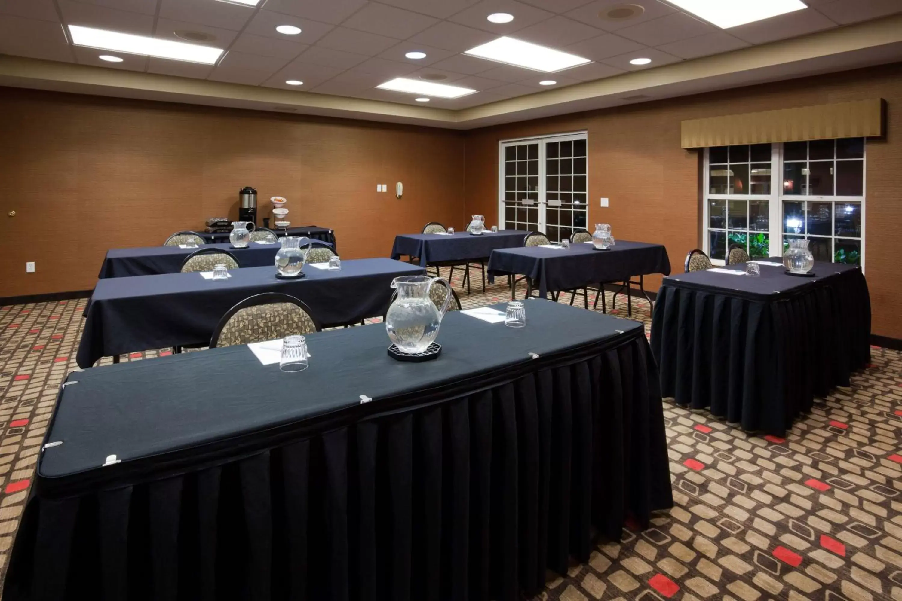 Meeting/conference room in Homewood Suites by Hilton Sioux Falls