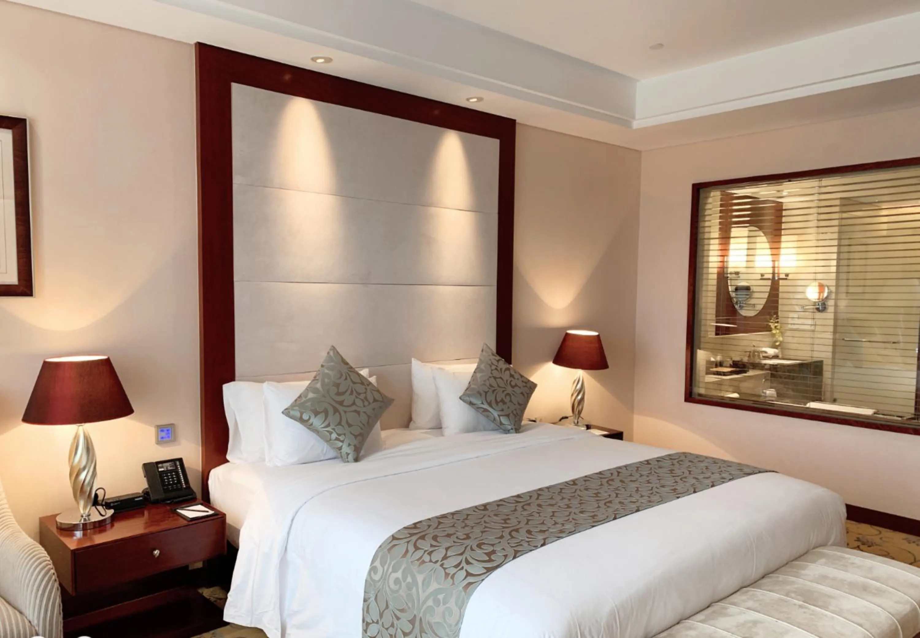 Bed in Howard Johnson Tropical Garden Plaza Kunming