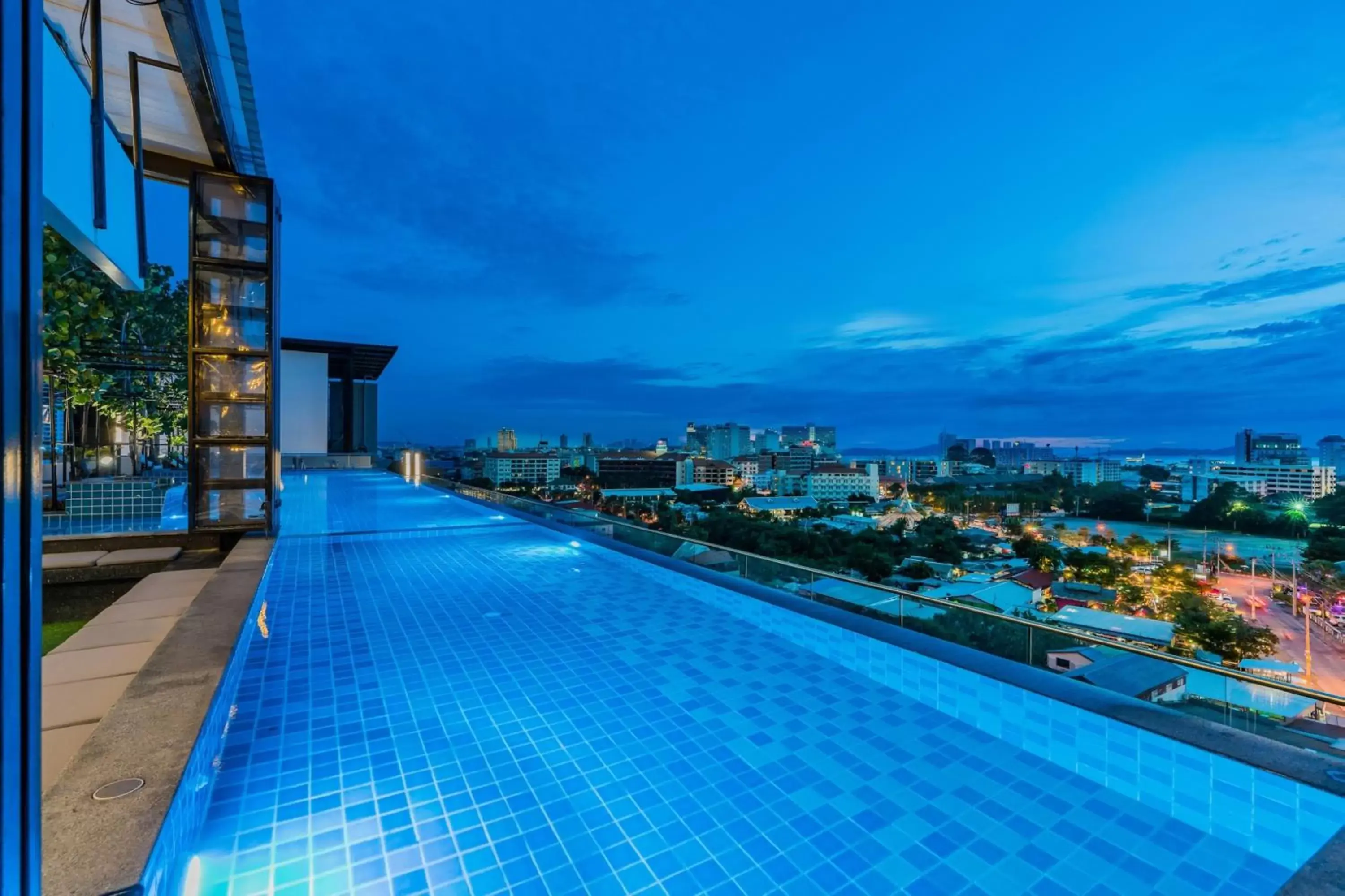 Property building, Swimming Pool in T Pattaya Hotel SHA Extra Plus