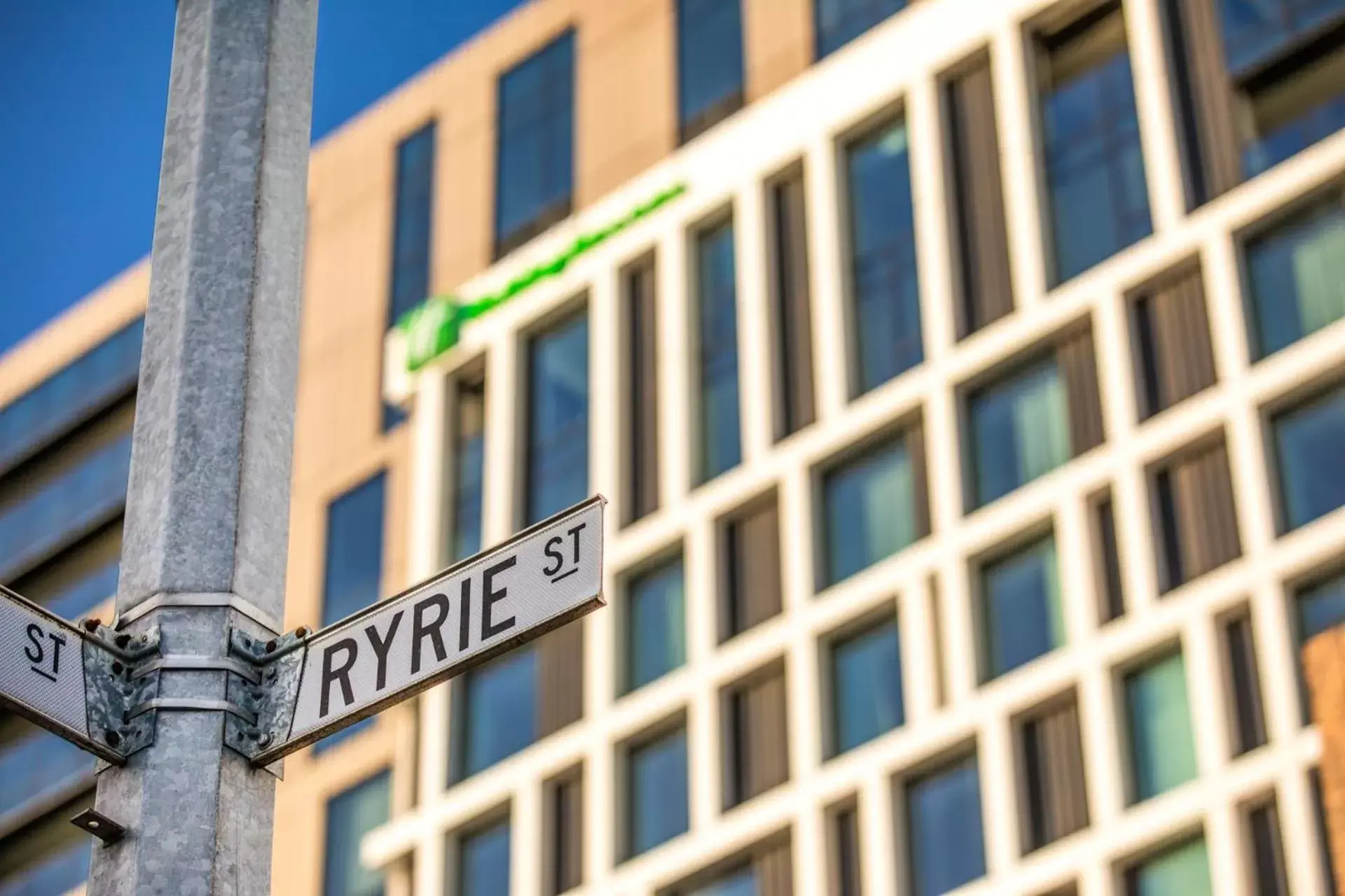 Property building in Holiday Inn & Suites Geelong by IHG Property building in Holiday Inn & Suites Geelong by IHG