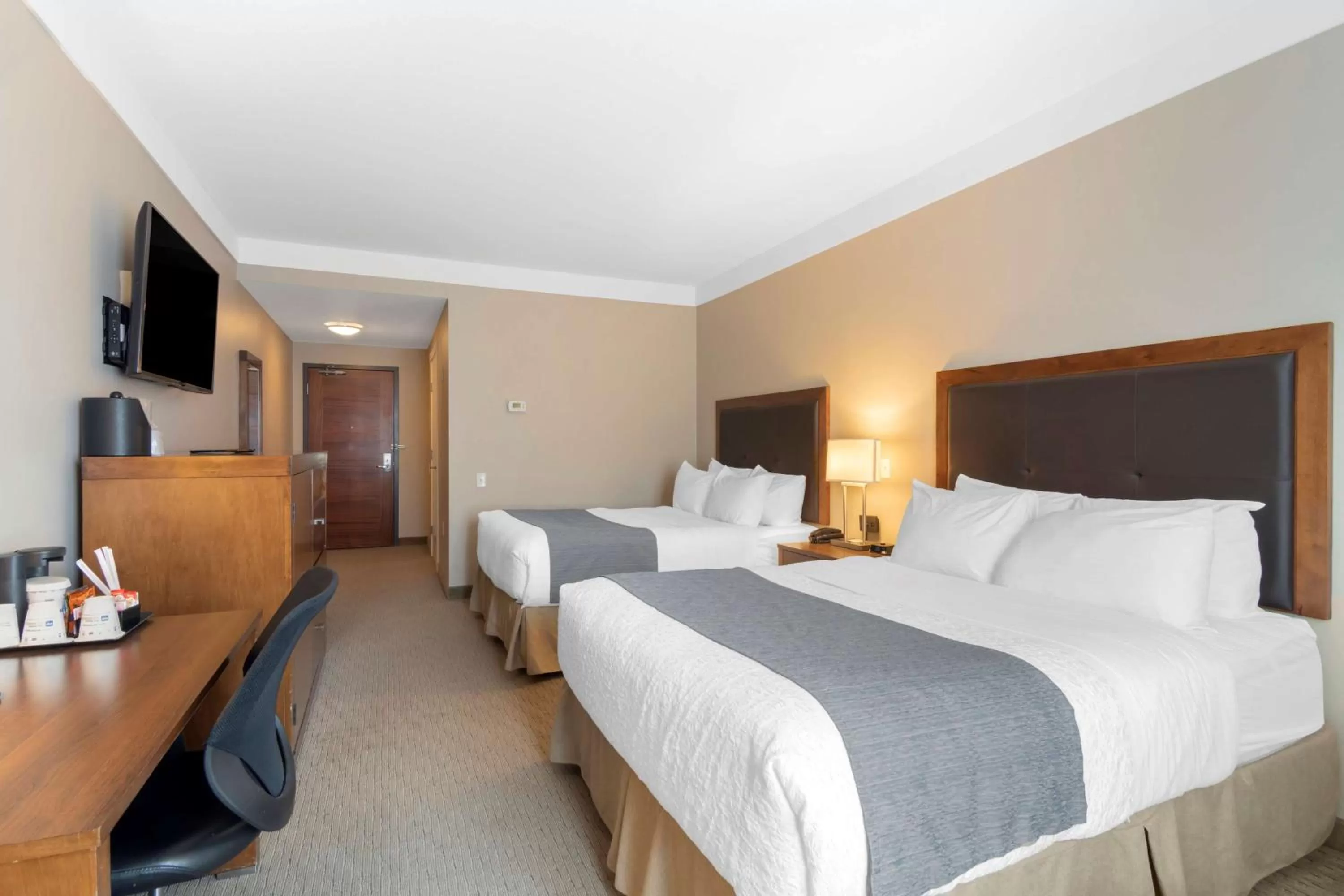 Bedroom, Bed in Best Western Plus Revelstoke