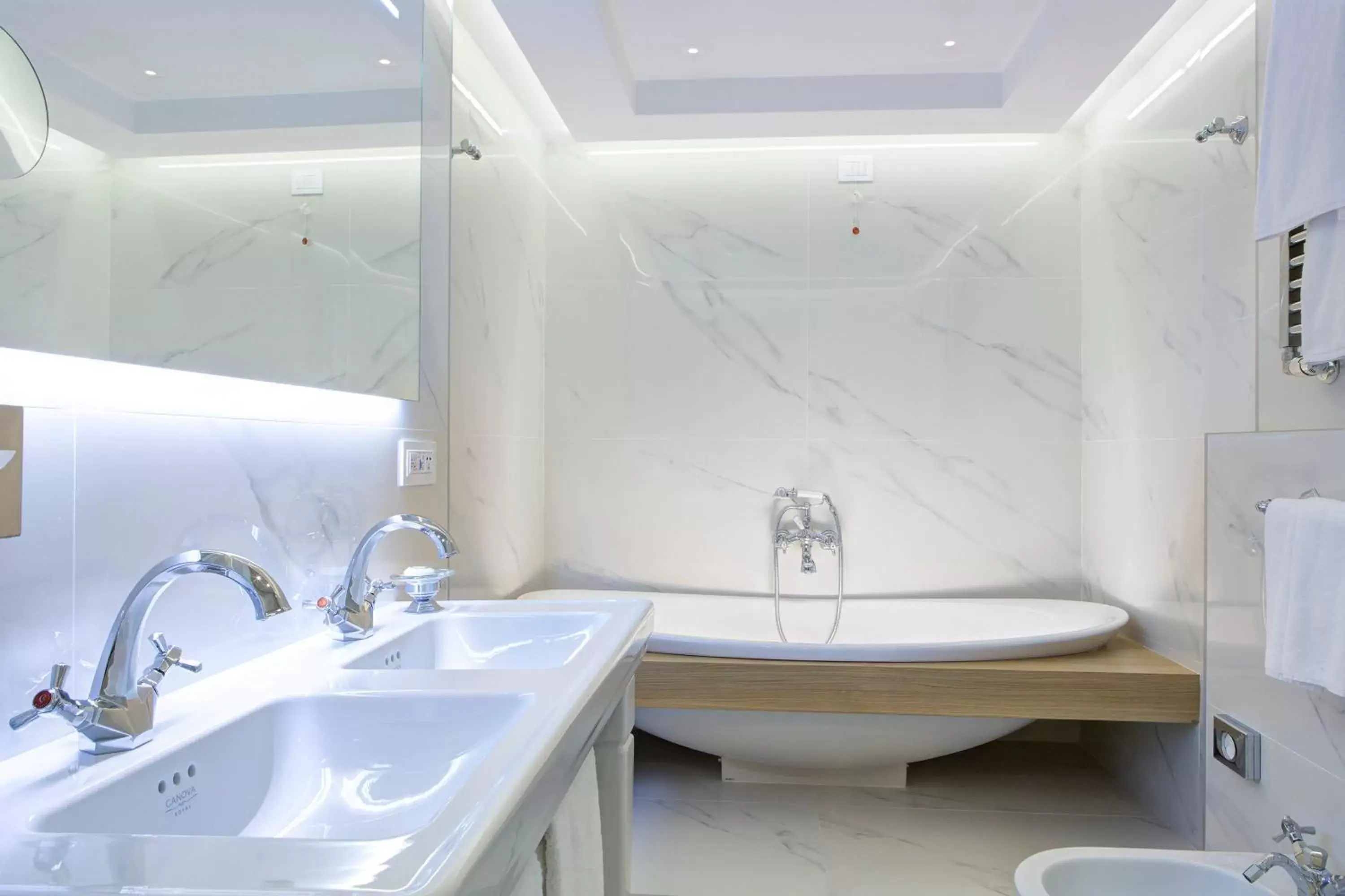 Bathroom in Hotel Degli Artisti