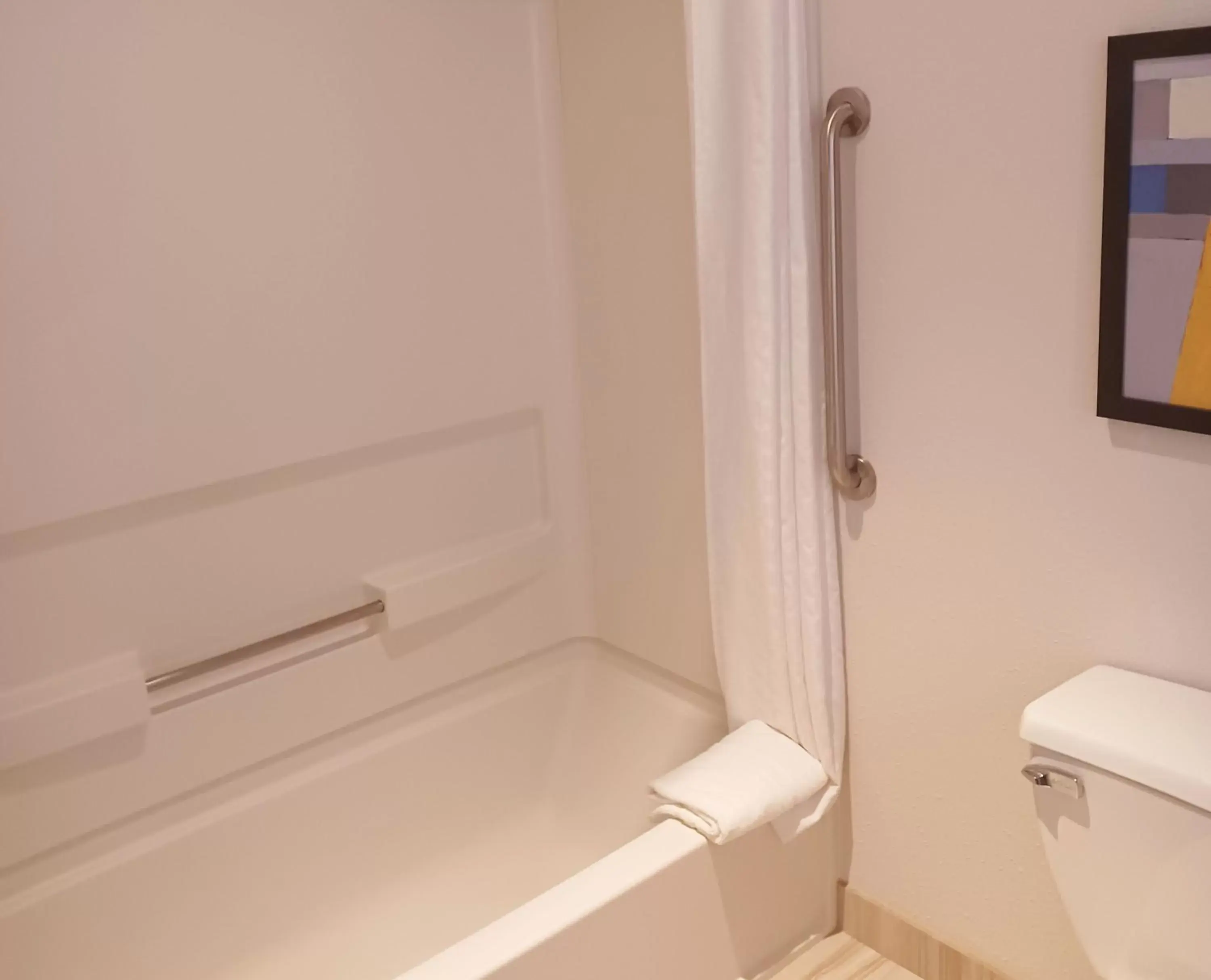 Bath, Bathroom in Comfort Inn Near Indiana Premium Outlets