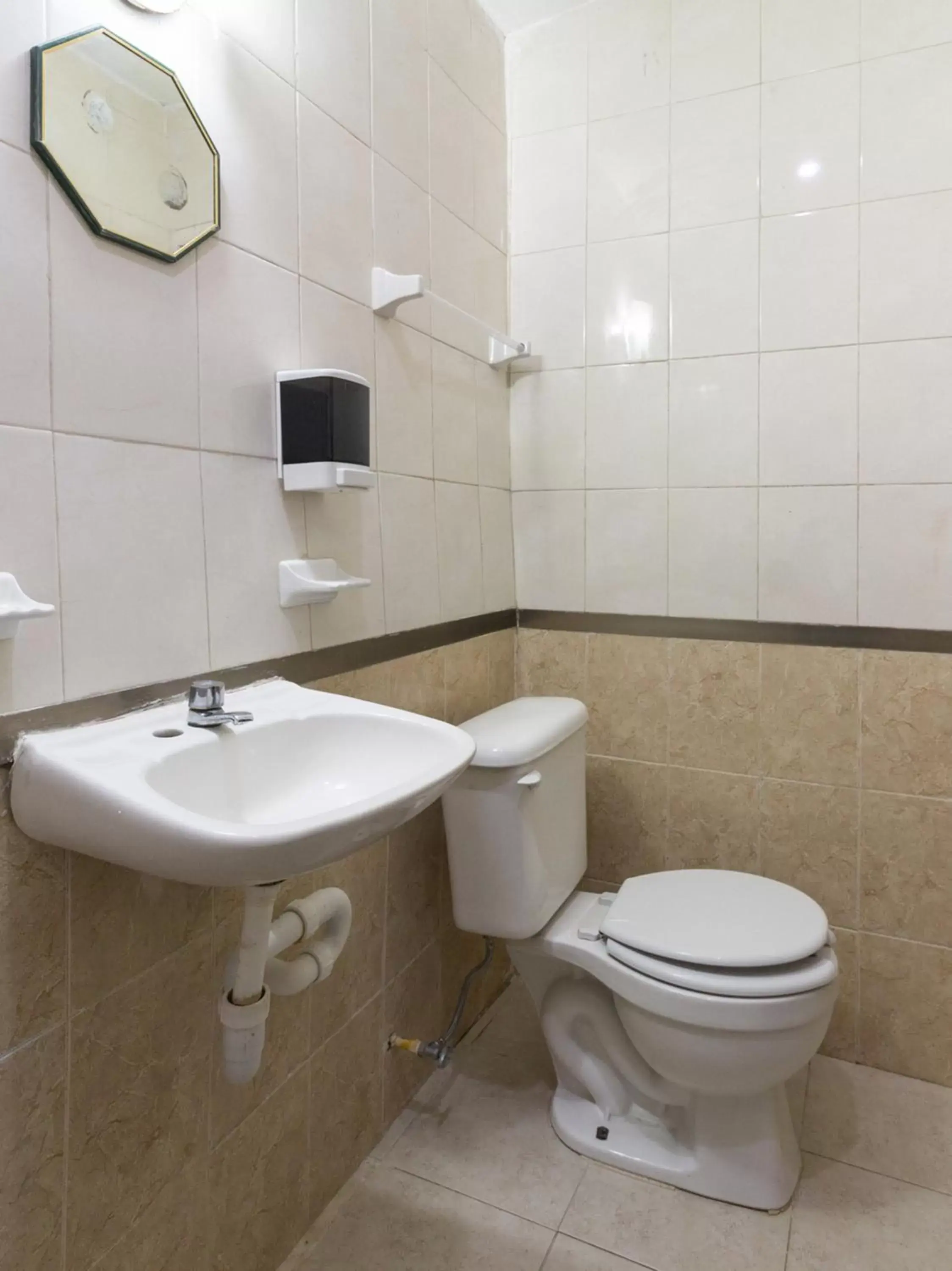 Bathroom in OYO Hotel Puesta del Sol, Santa Ana, Campeche