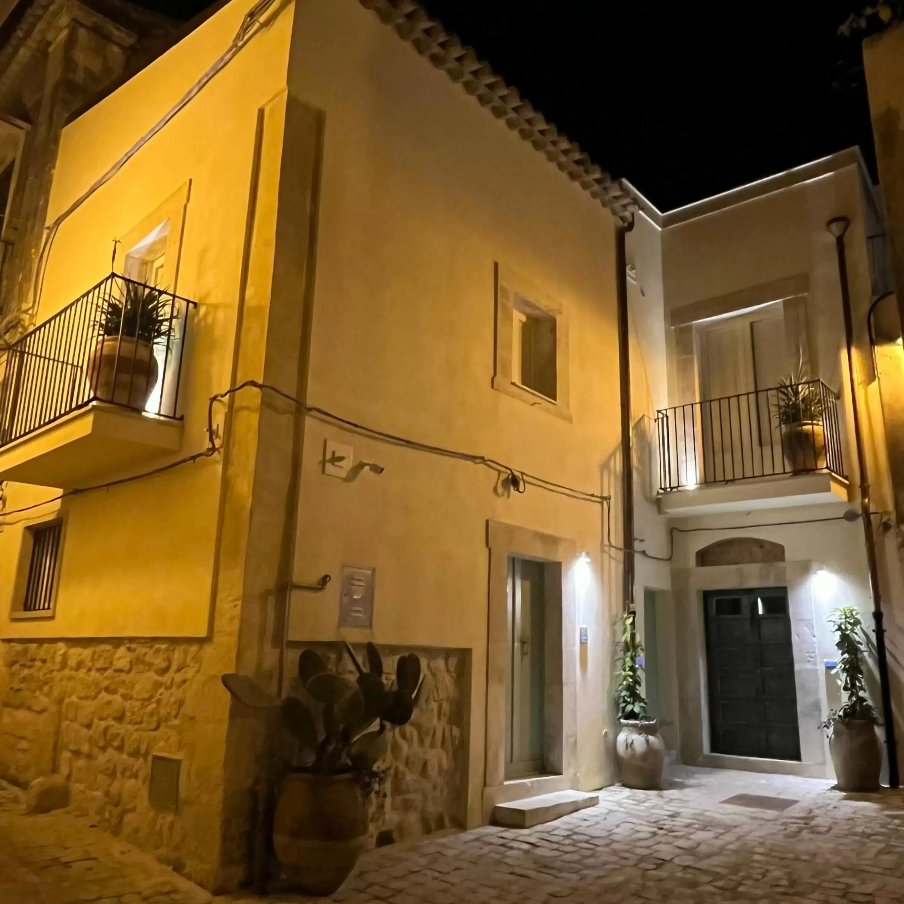 Deluxe Quadruple Room in B&B Scicli La Casuzza Deluxe Quadruple Room in B&B Scicli La Casuzza