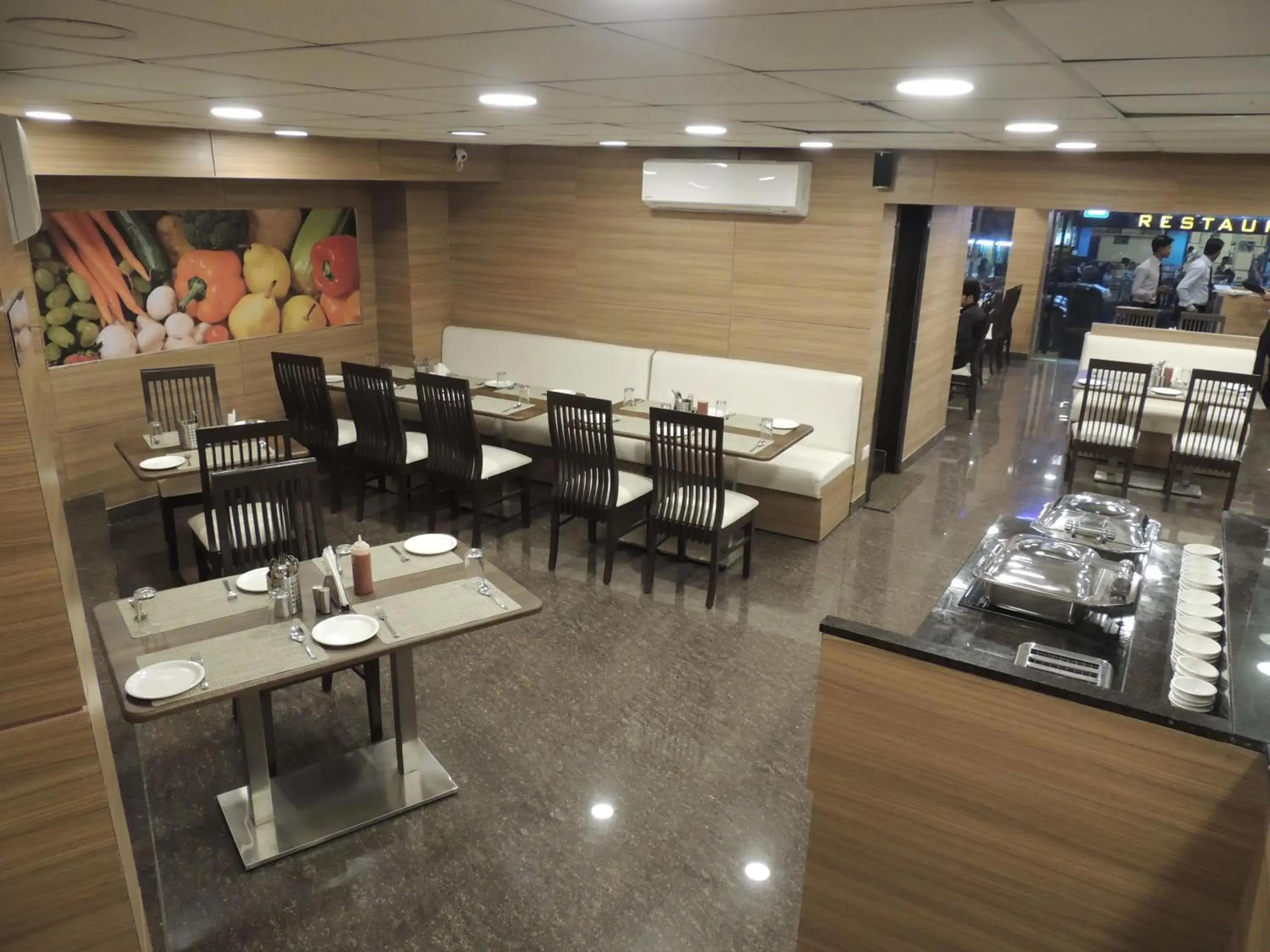 Restaurant/places to eat in Central Beacon Hotel Restaurant/places to eat in Central Beacon Hotel