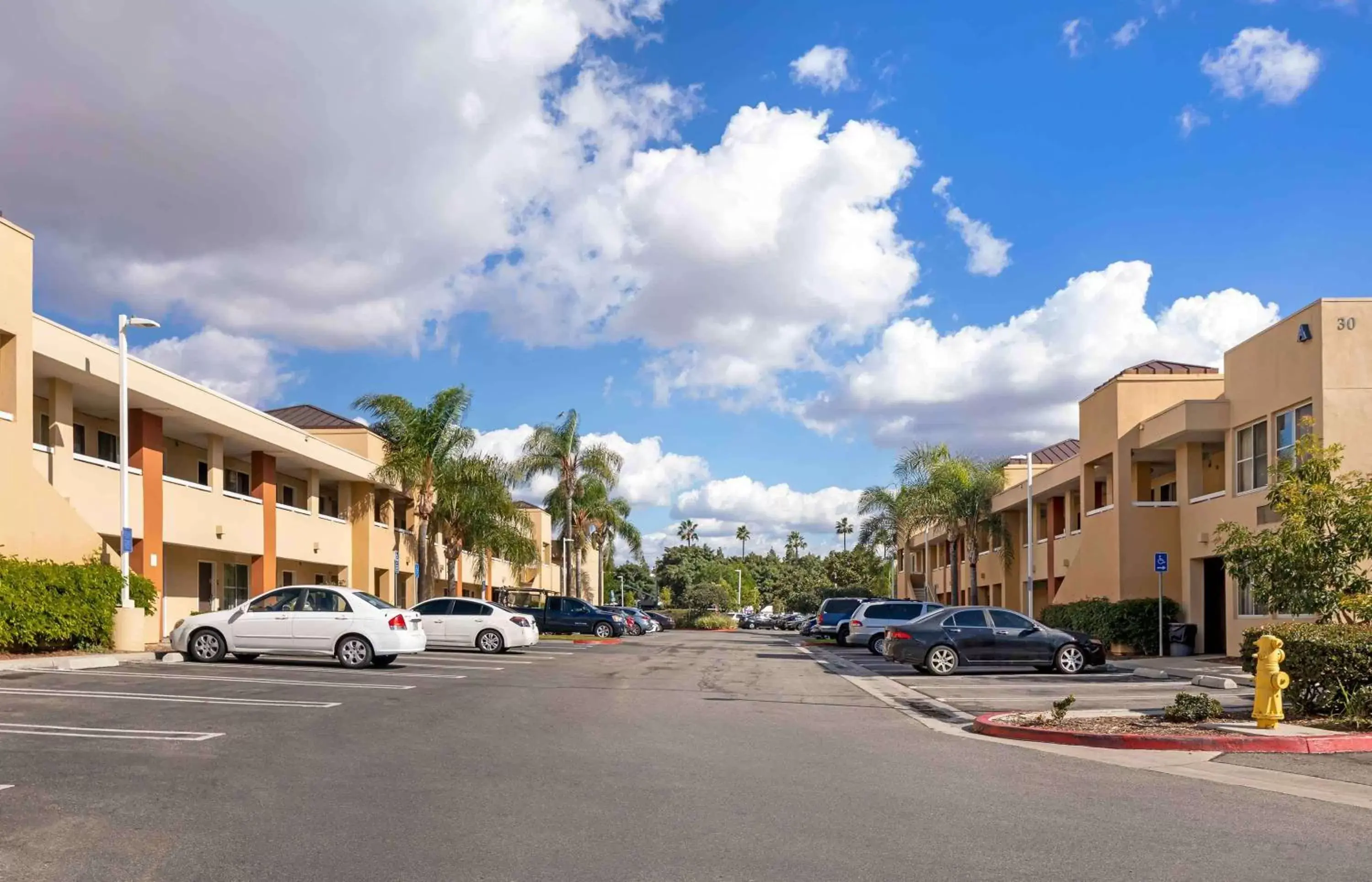 Property building in Extended Stay America Suites - Orange County - Irvine Spectrum