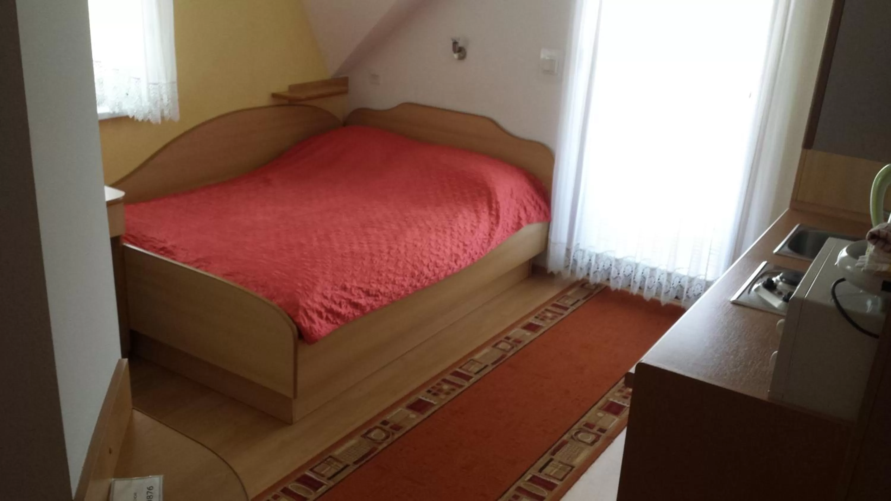 Bed in Rooms & Apartments Jana