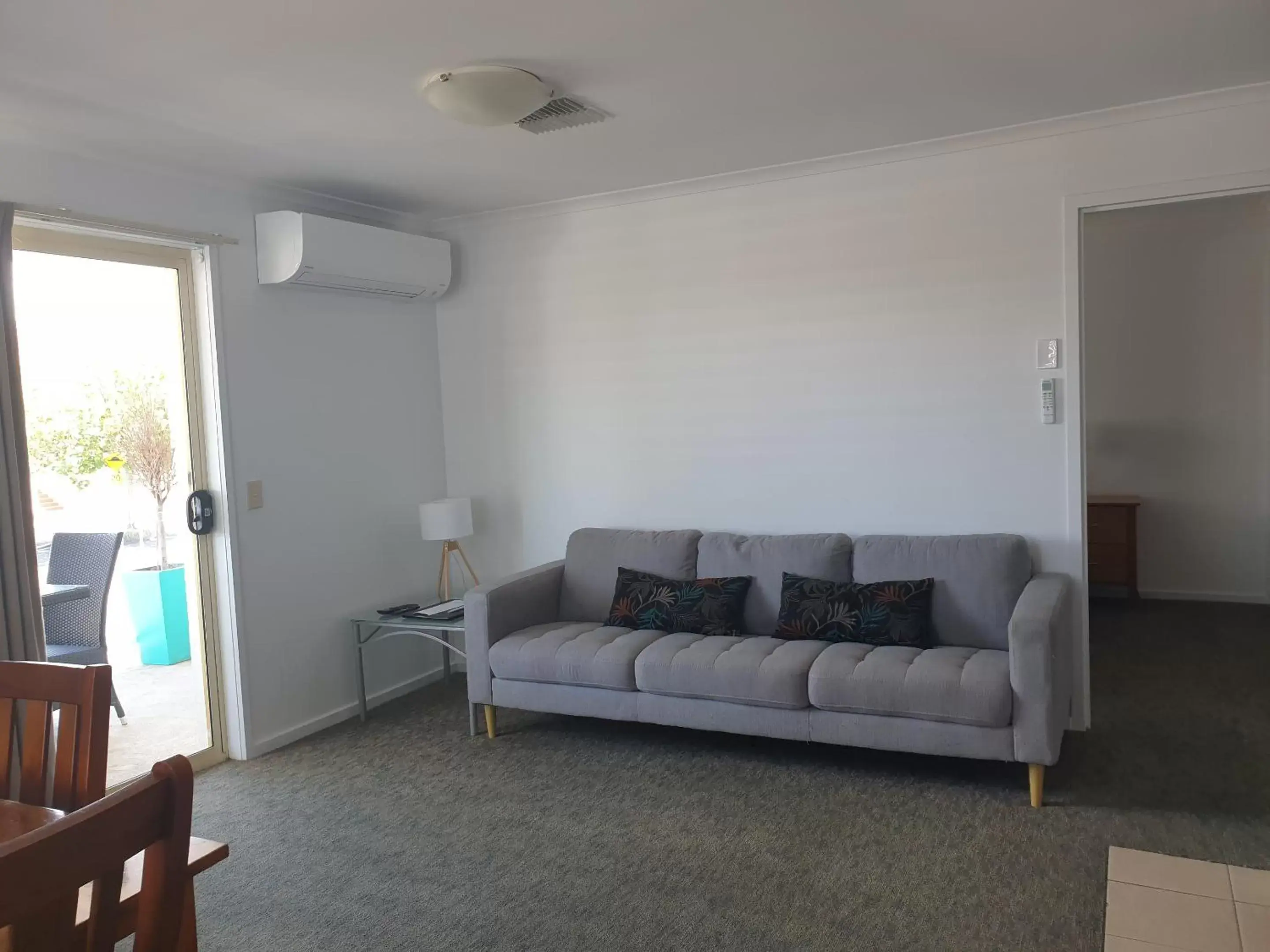 Living room, Seating Area in Comfort Inn Warrnambool International
