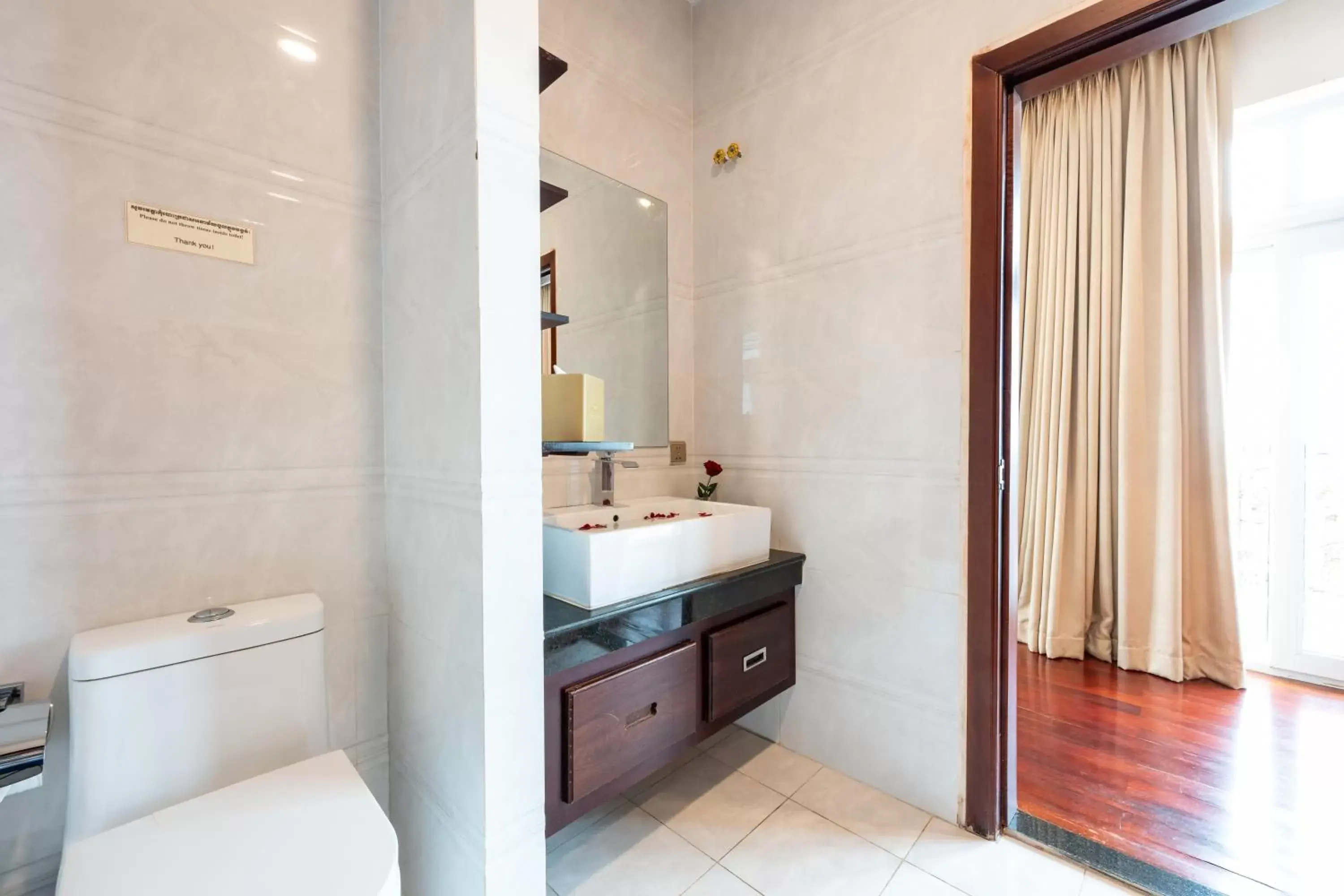 Bathroom in Lbn Asian Hotel