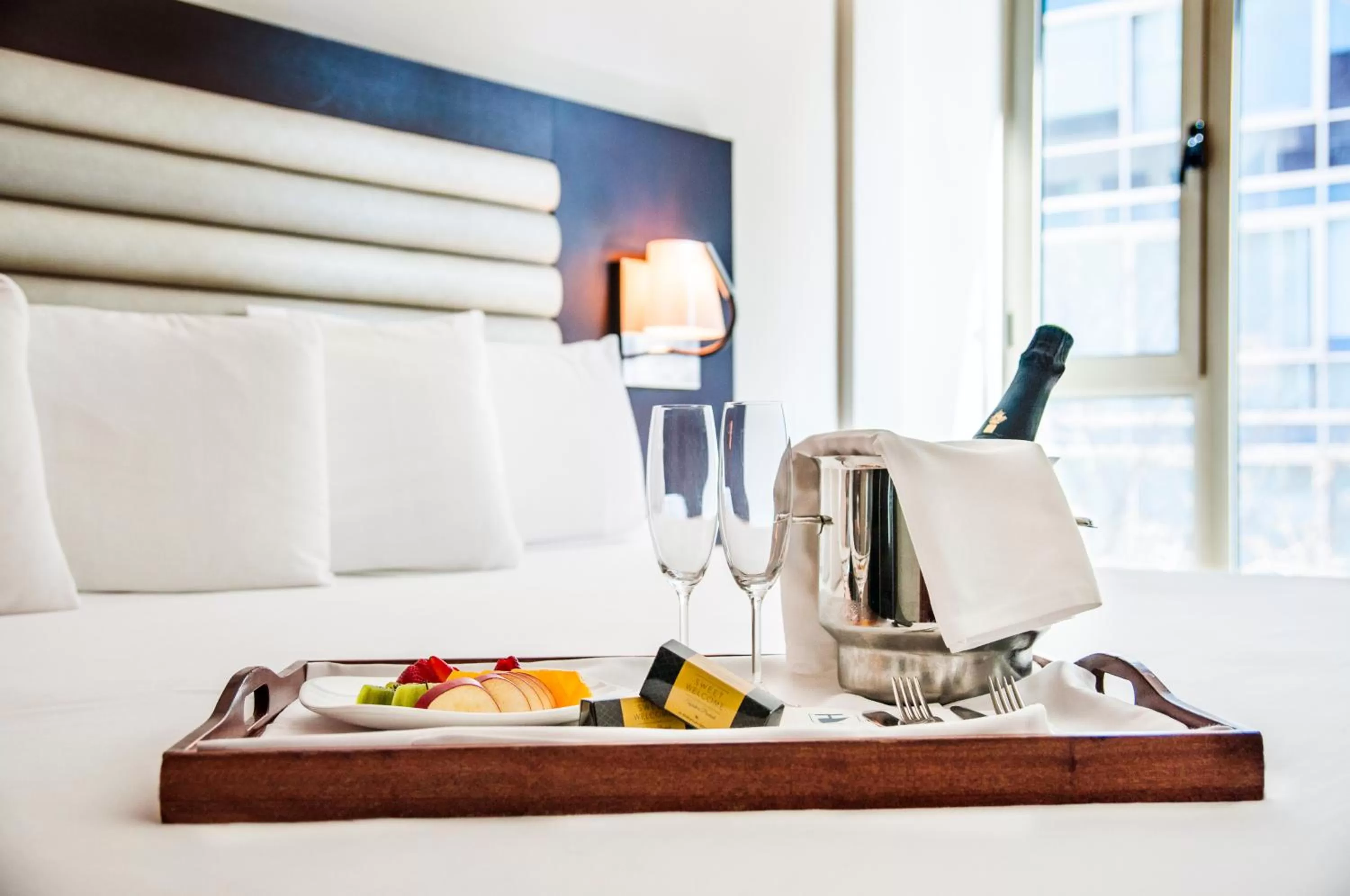 Food and drinks, Bed in Eurostars Cristal Palace