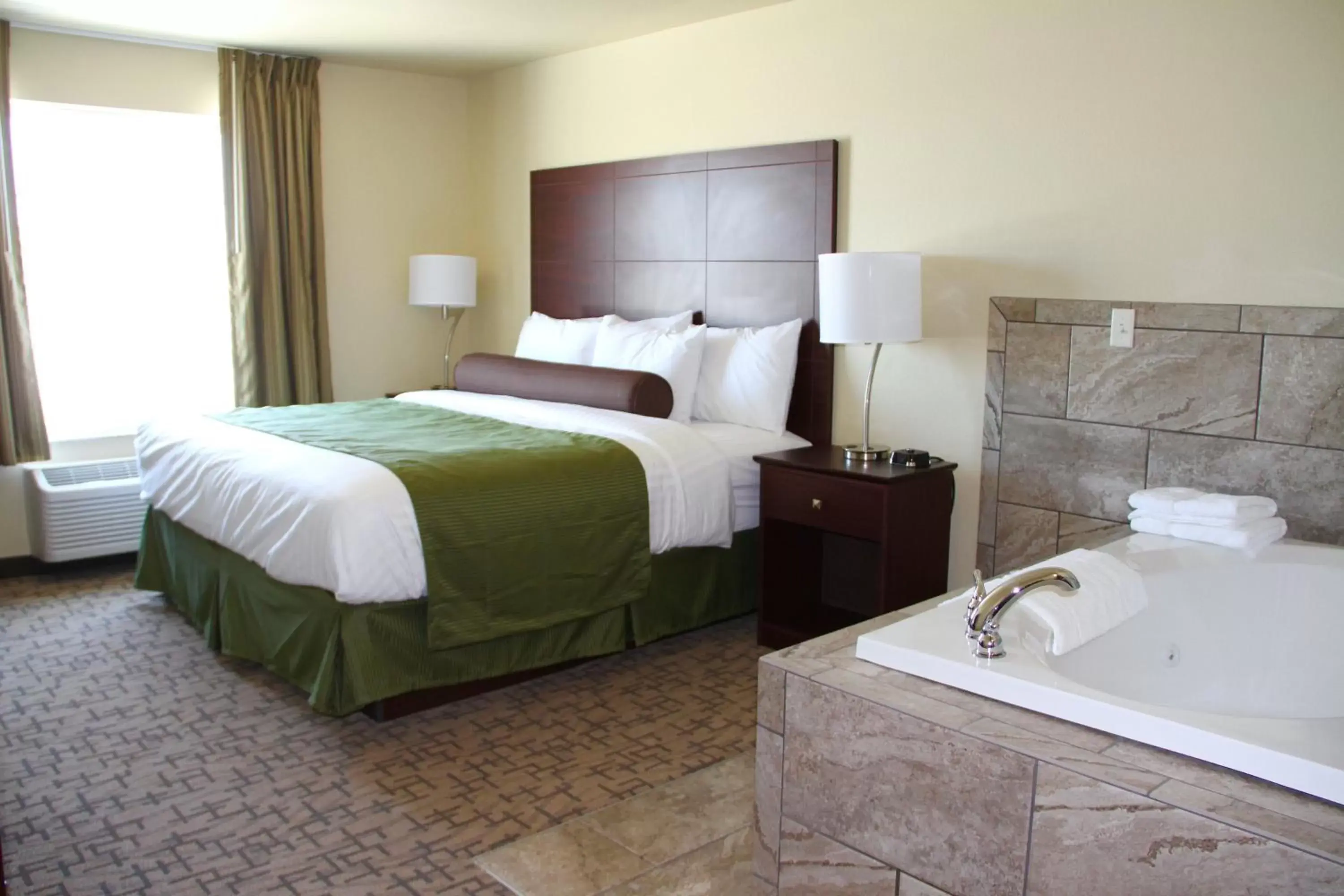 King Suite with Spa Bath in Cobblestone Hotel & Suites - Devils Lake