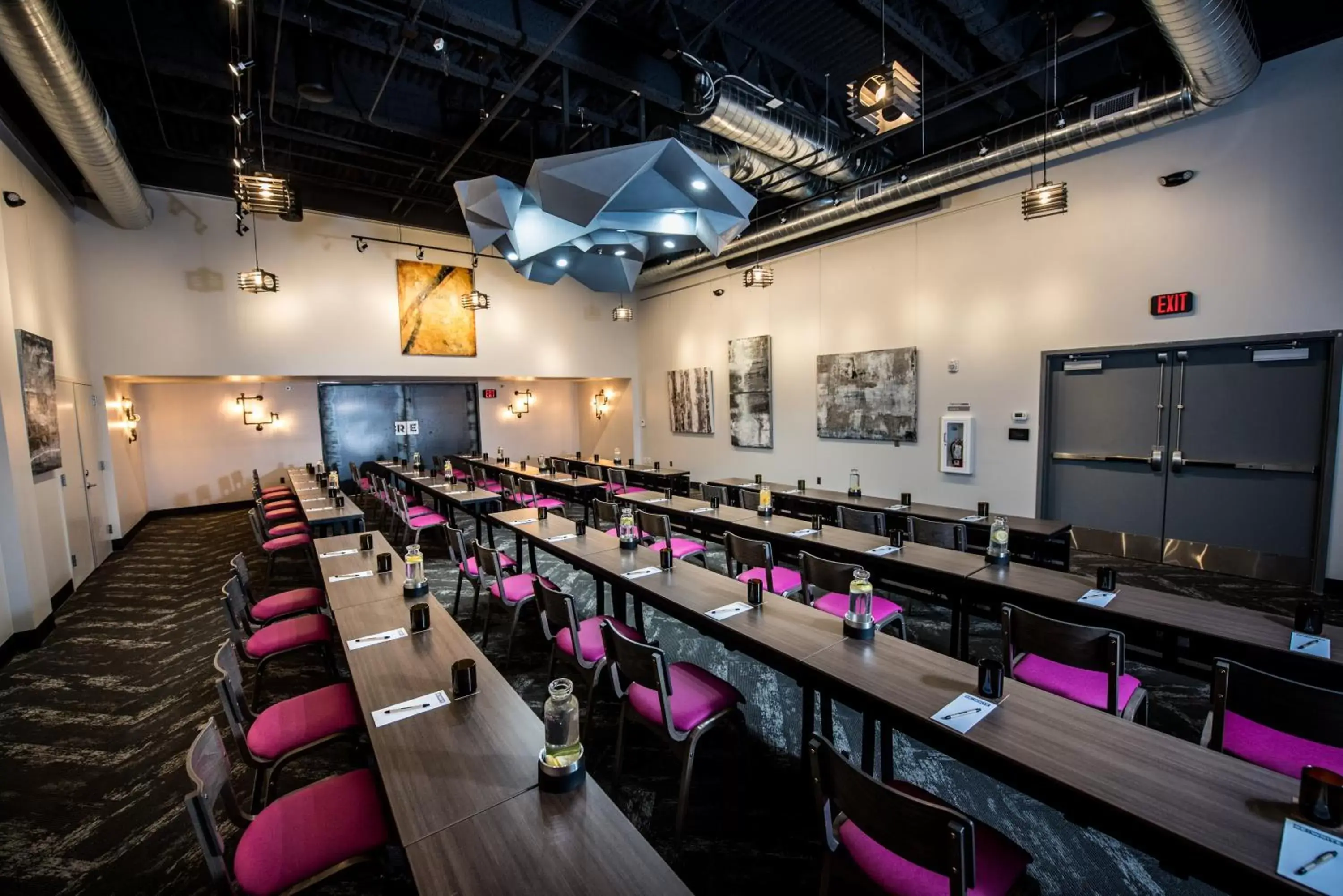 Meeting/conference room, Restaurant/Places to Eat in Found Re Phoenix