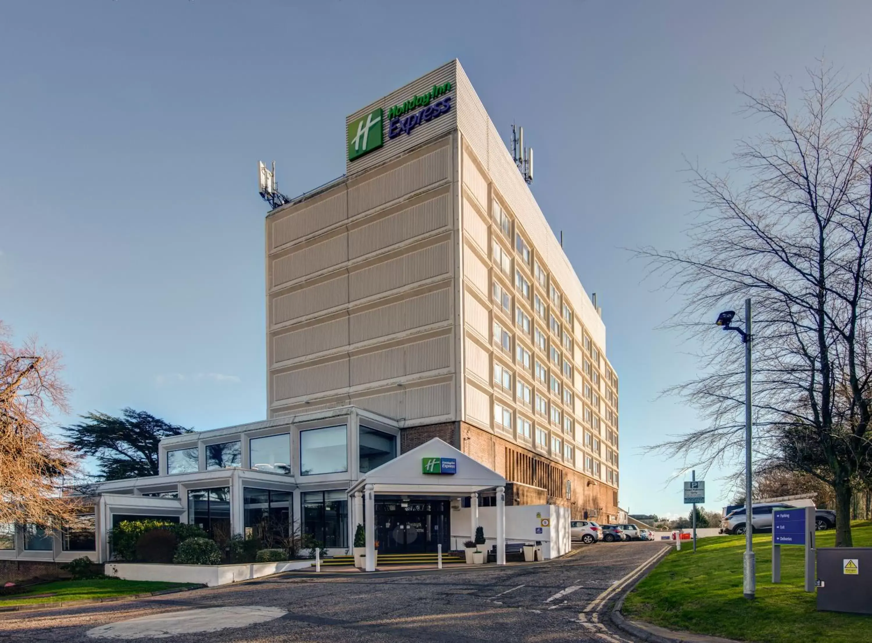 Property building in Holiday Inn Express Edinburgh City West by IHG Property building in Holiday Inn Express Edinburgh City West by IHG