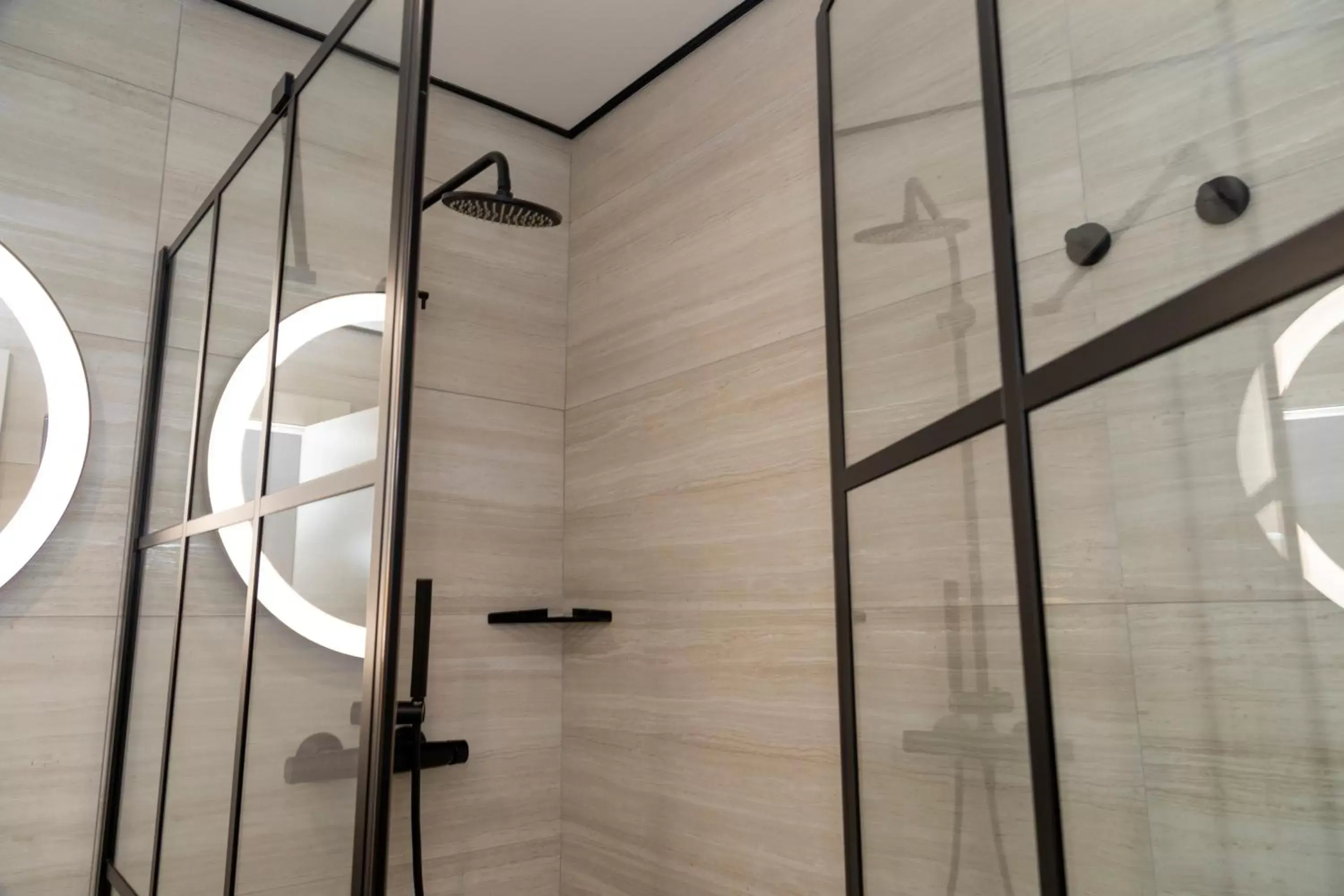 Shower, Bathroom in Smartrental Collection Gran Vía Centric