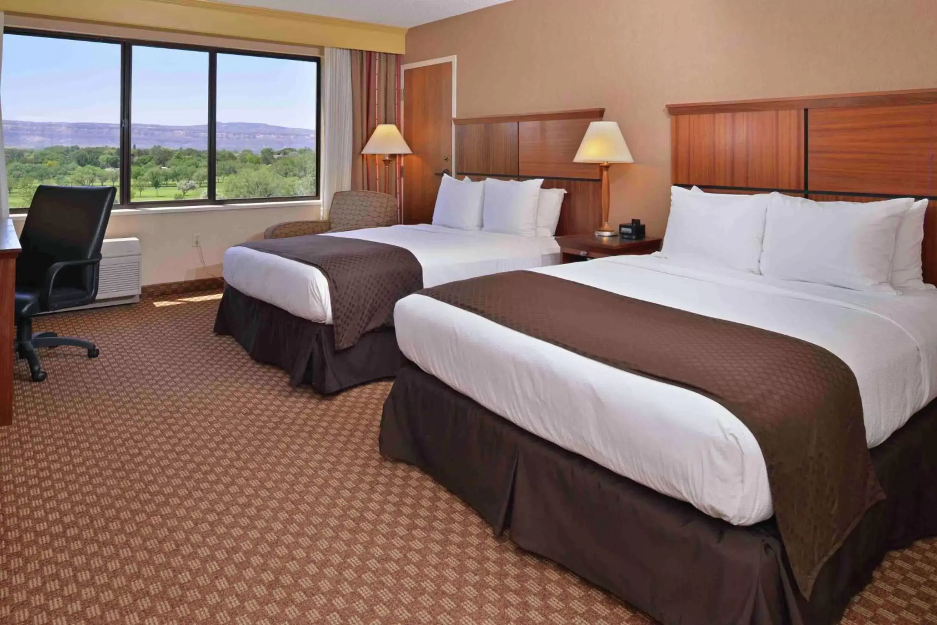 Bed in DoubleTree by Hilton Grand Junction