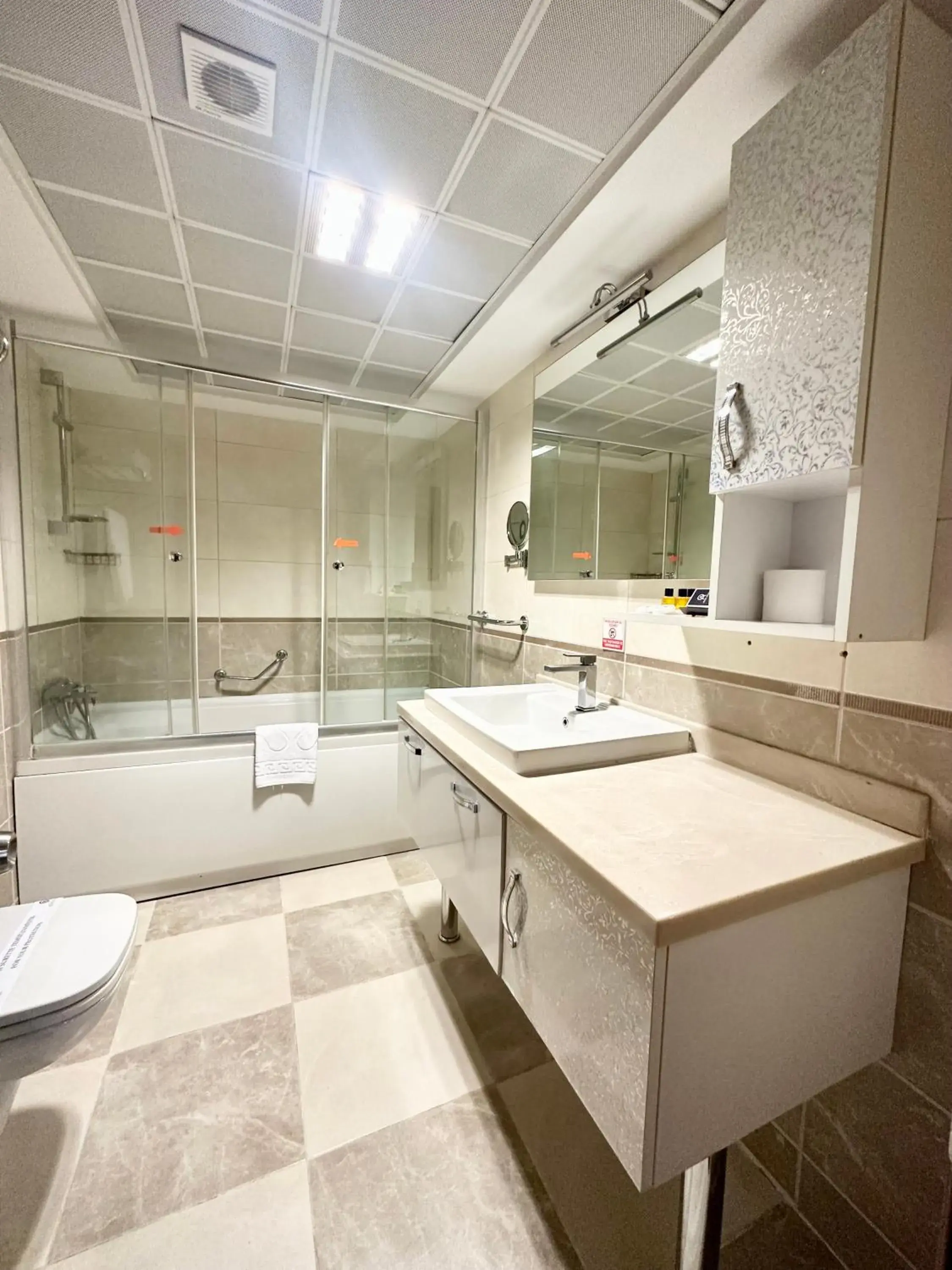 Toilet, Bathroom in Askoc Hotel & SPA