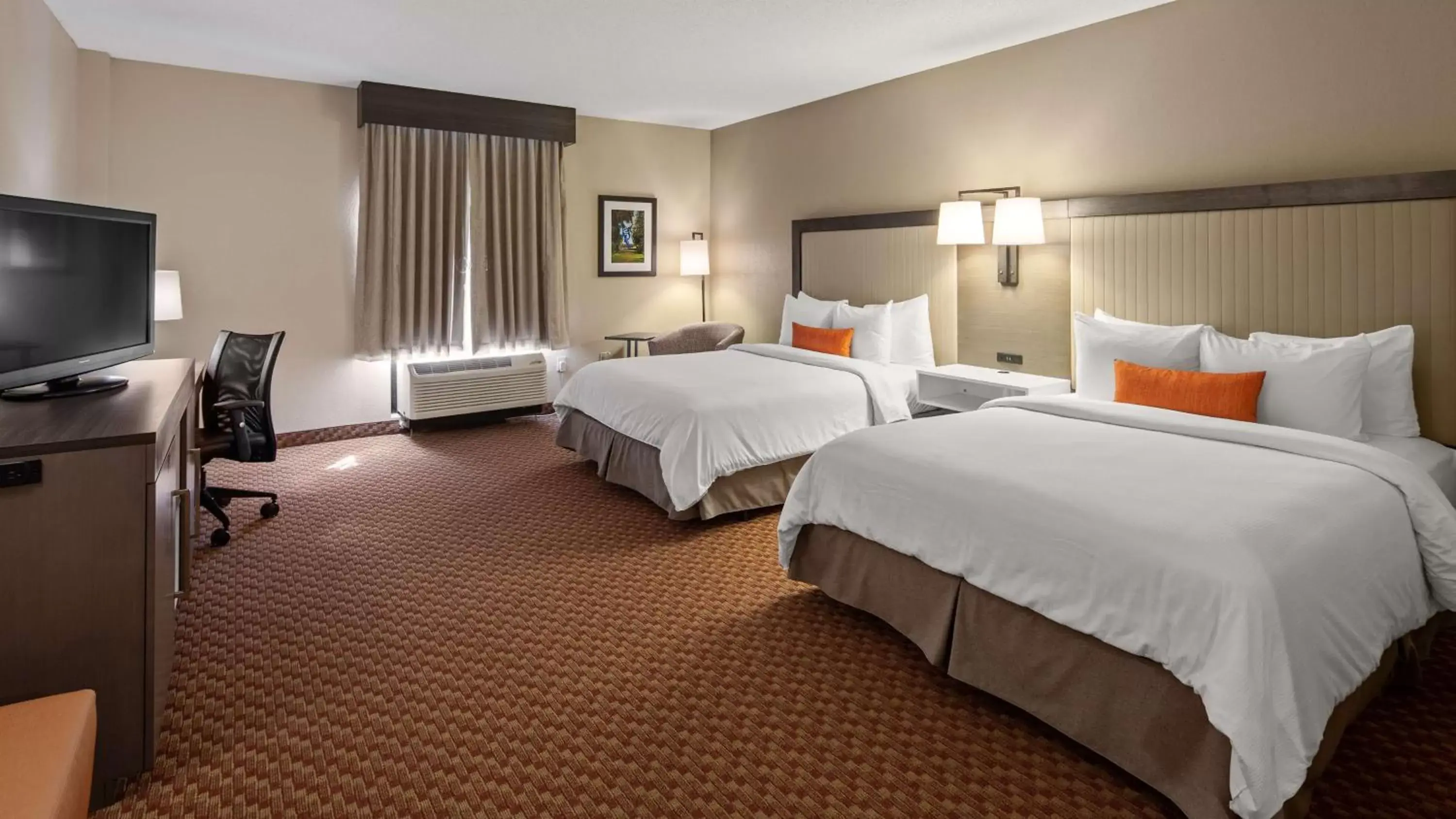 Photo of the whole room, Bed in Best Western Plus Kendall Hotel & Suites