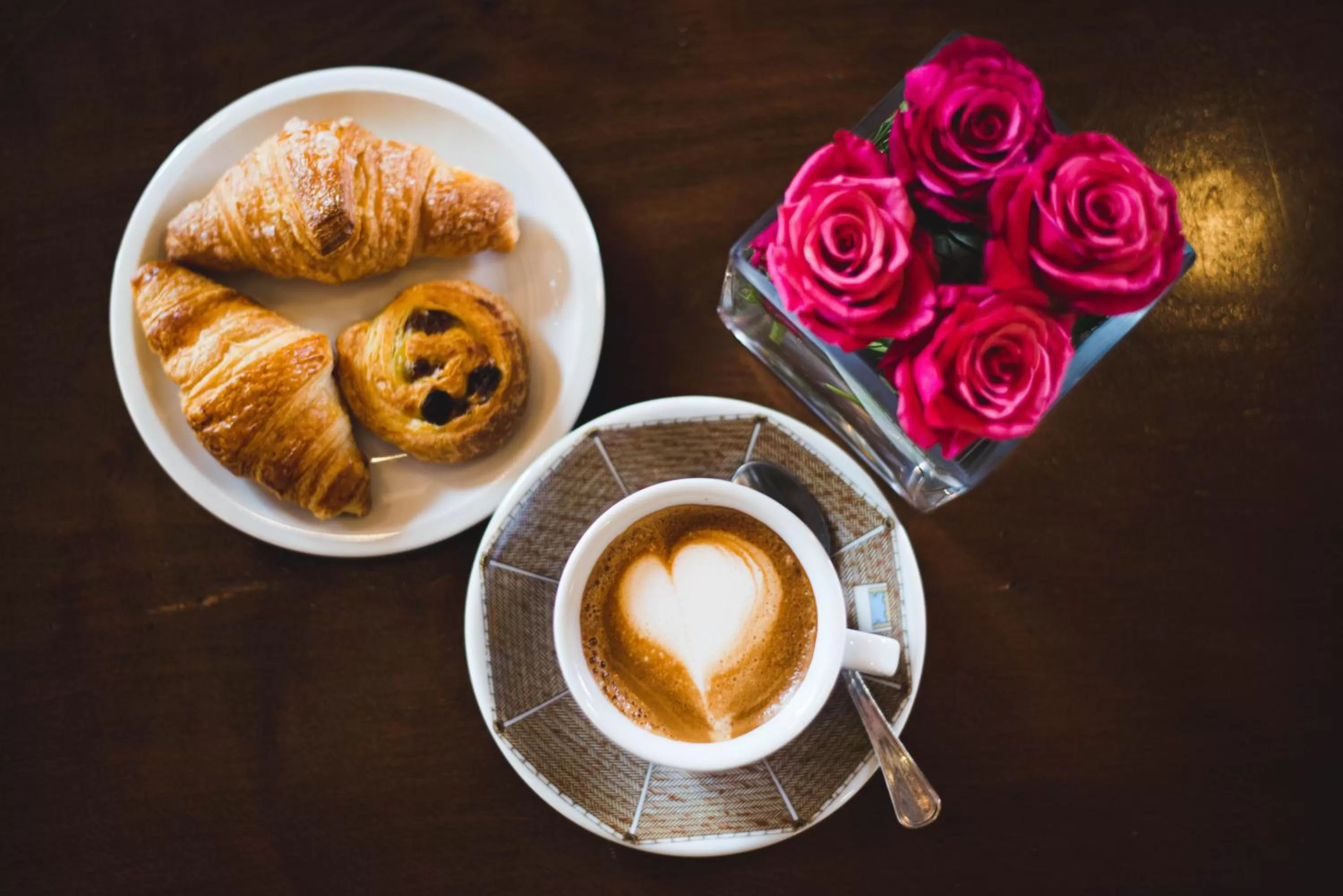 Food and drinks in VILLA LIBERTY Boutique Hotel - Borgo Capitano Collection